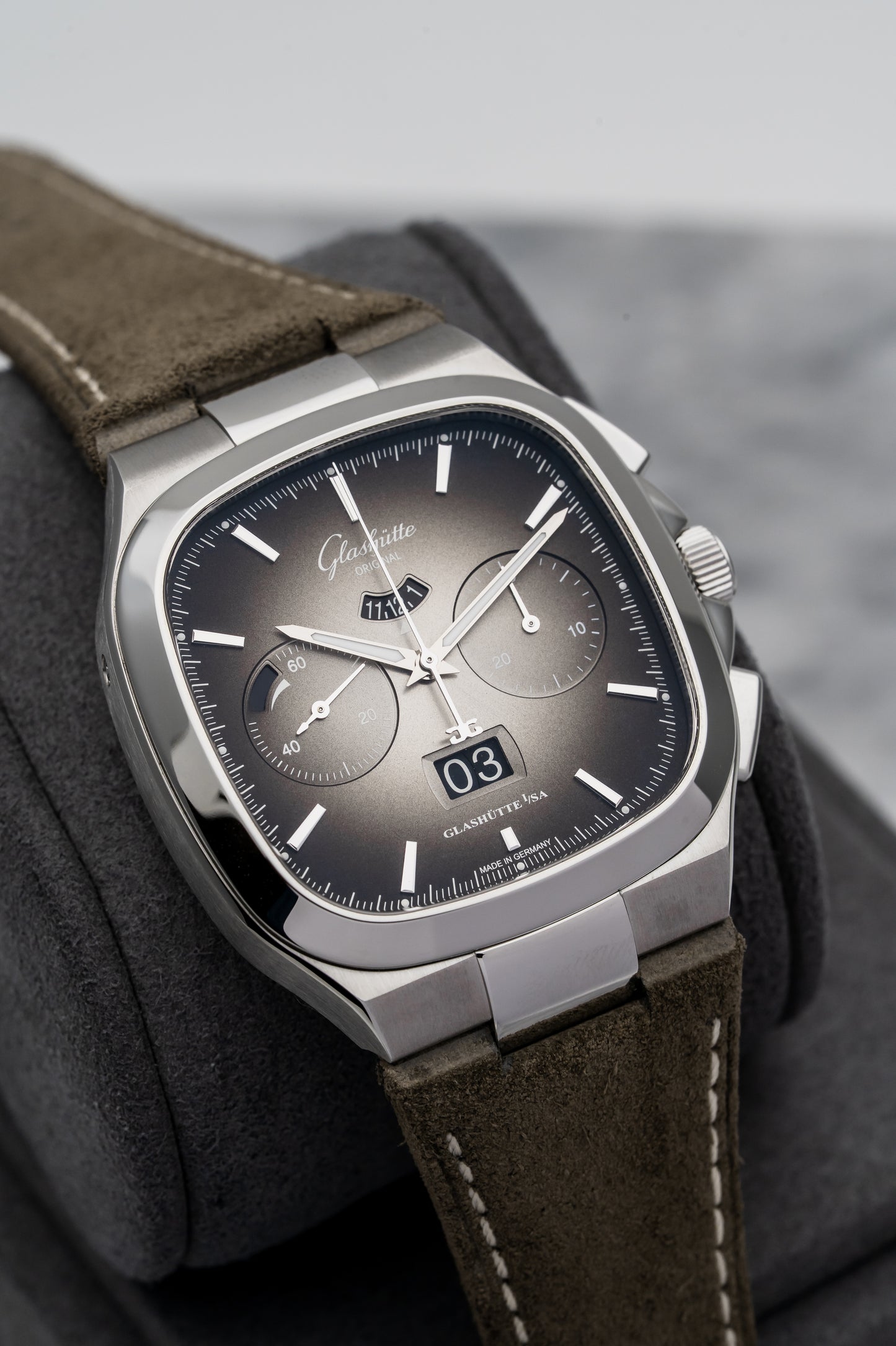 Glashütte Original Seventies Chronograph Panorama Date 1-37-02-01-02-35 Grey Dial
