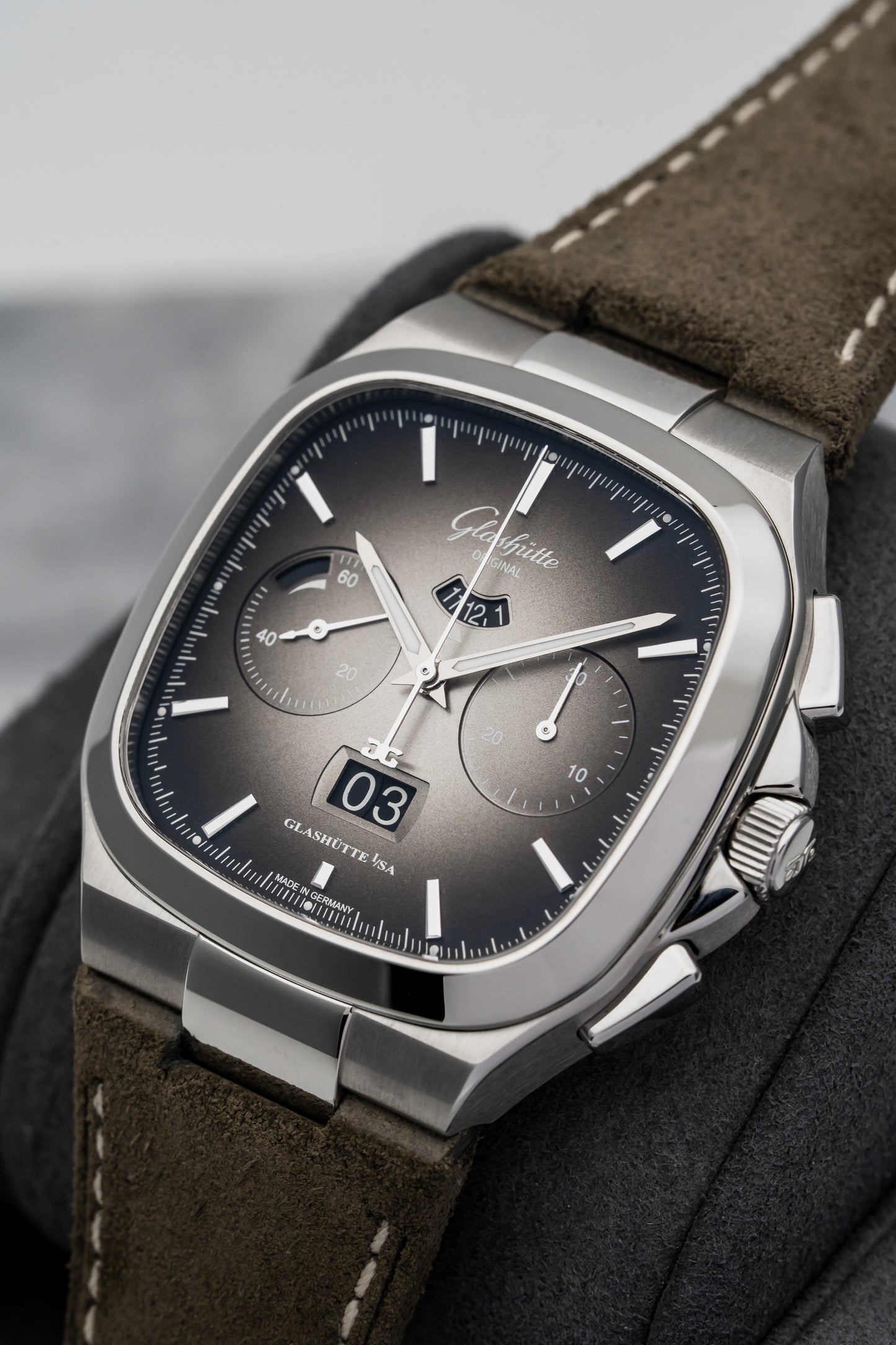 Glashütte Original Seventies Chronograph Panorama Date 1-37-02-01-02-35 Grey Dial