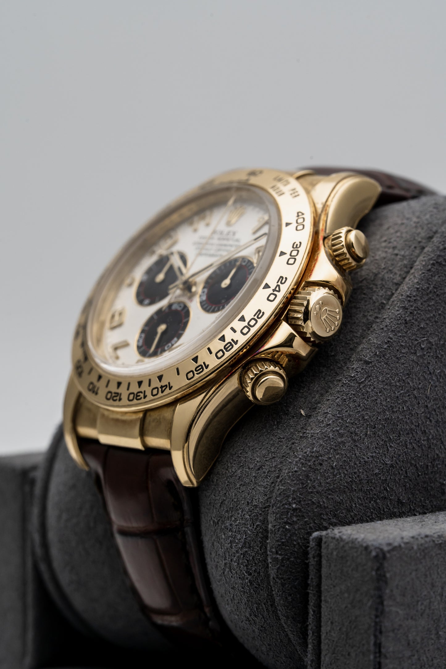 Rolex Cosmograph Daytona 116518 – Yellow Gold, White Dial