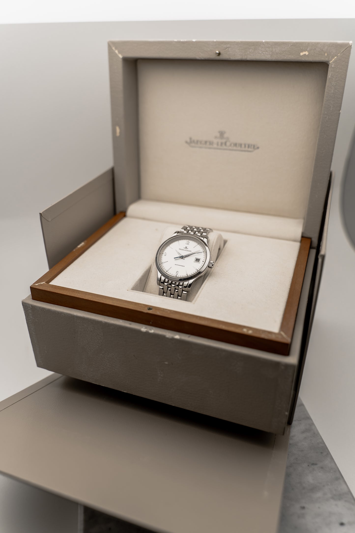 Jaeger-LeCoultre Master Control 140.8.89, Silver Dial