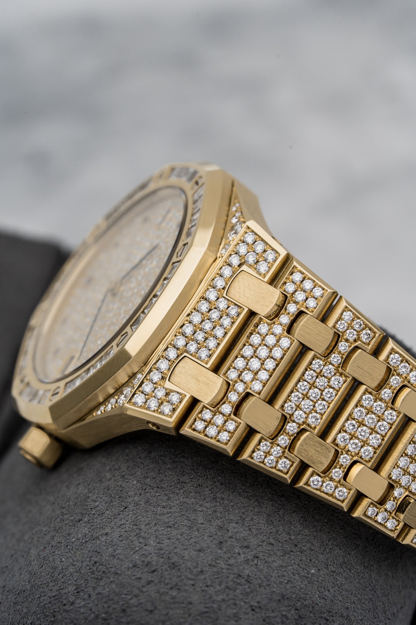 Audemars Piguet Royal Oak 14840BA Factory Full Diamond Gemset, Yellow Gold, Pave Diamond Dial