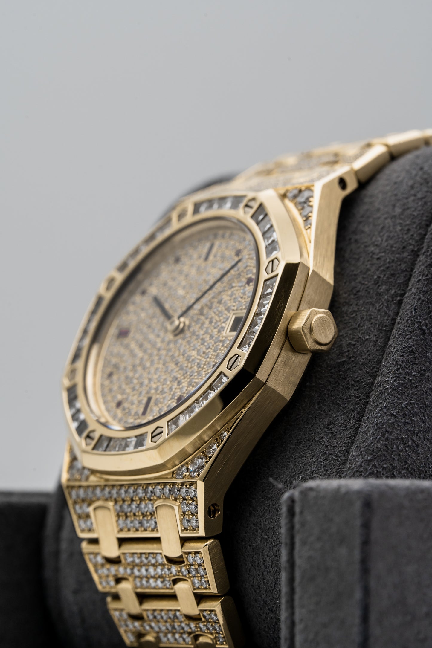 Audemars Piguet Royal Oak 14840BA Factory Full Diamond Gemset, Yellow Gold, Pave Diamond Dial