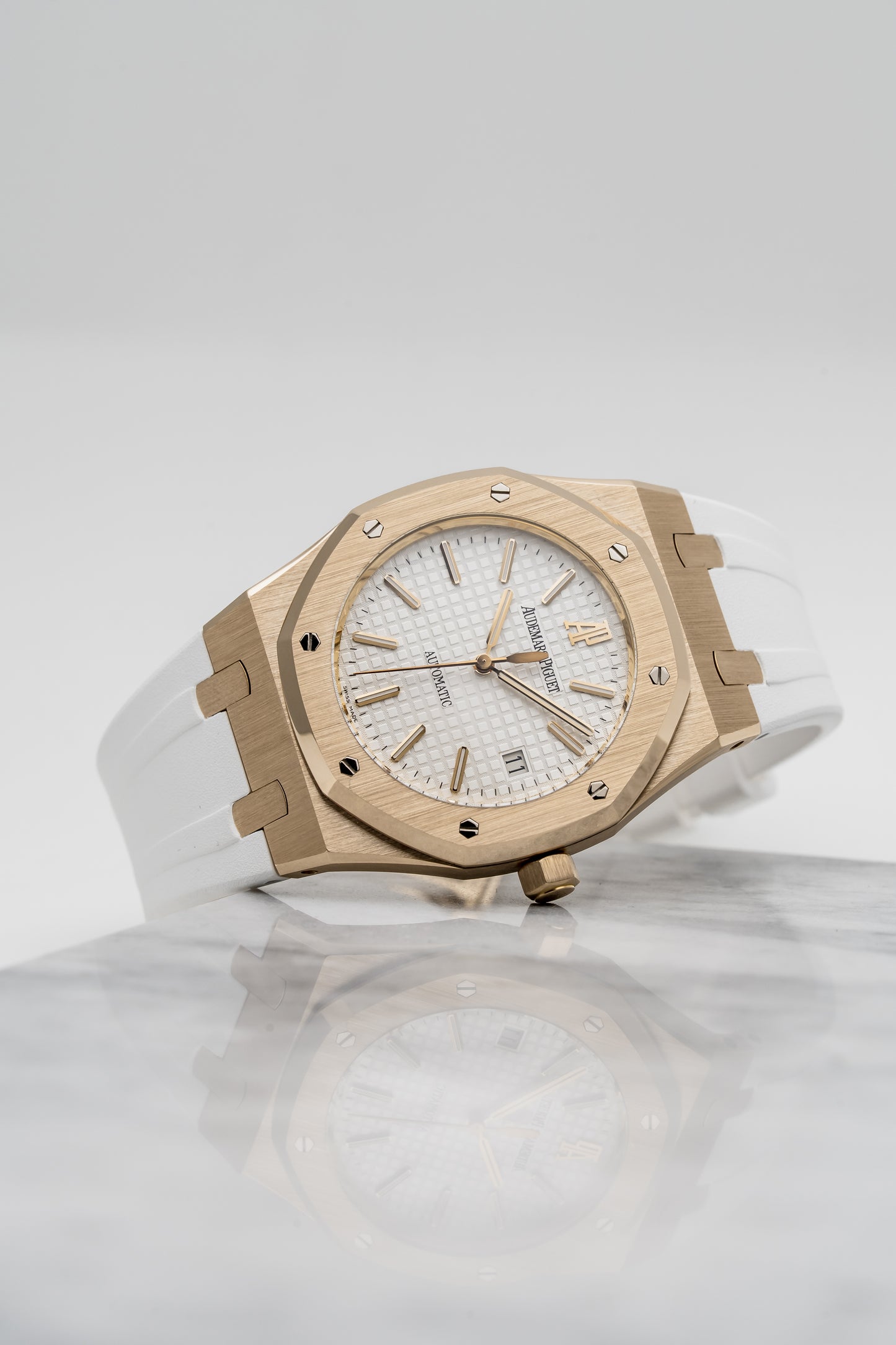 Audemars Piguet Royal Oak 15300OR Rose Gold, White Dial