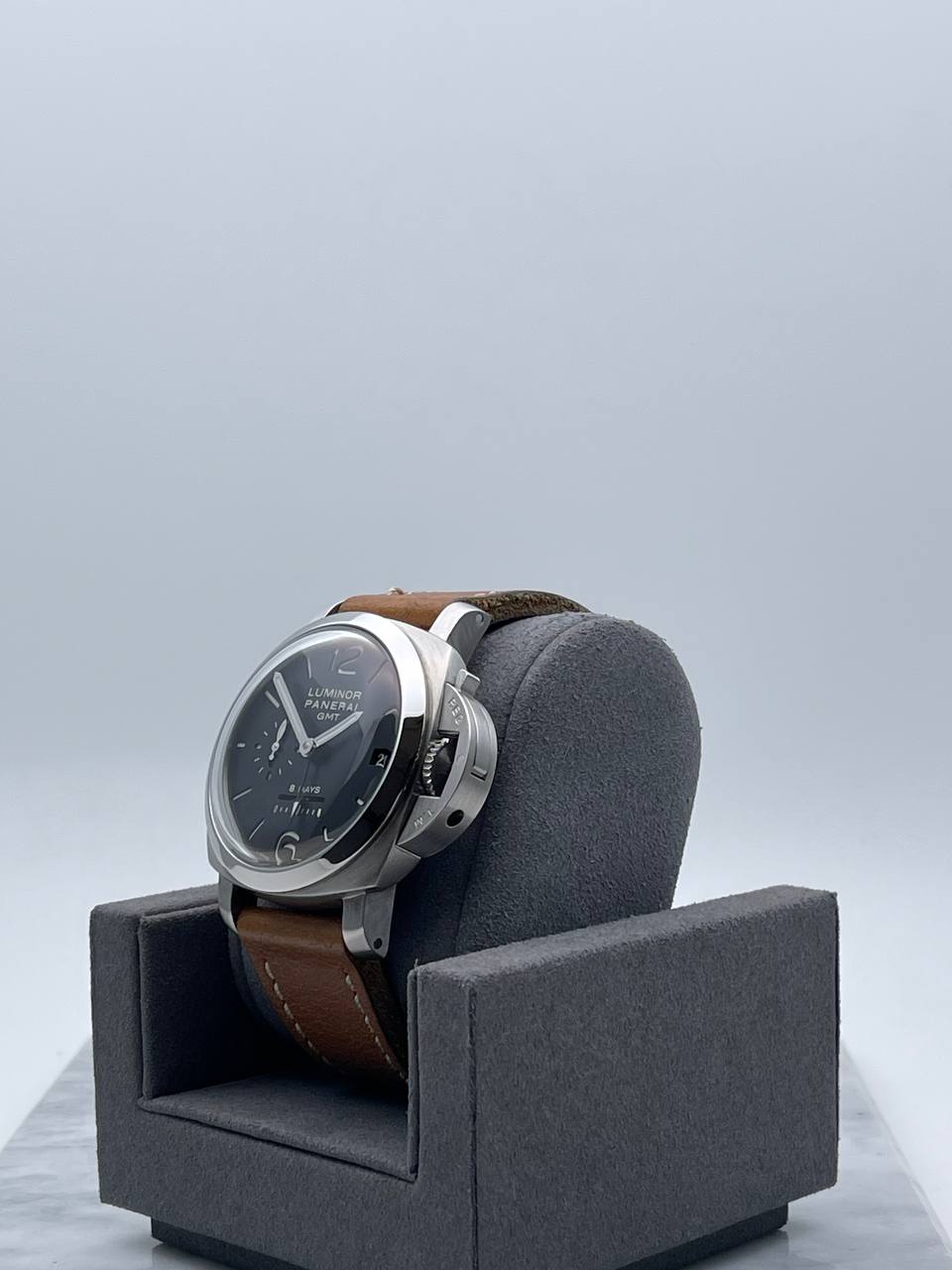 Panerai Luminor 1950 GMT 8 Days Dot Dial PAM00233