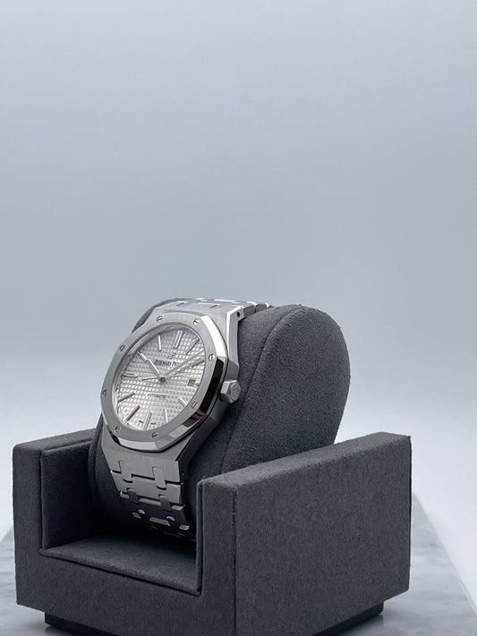 Audemars Piguet Royal Oak 15400ST White Dial