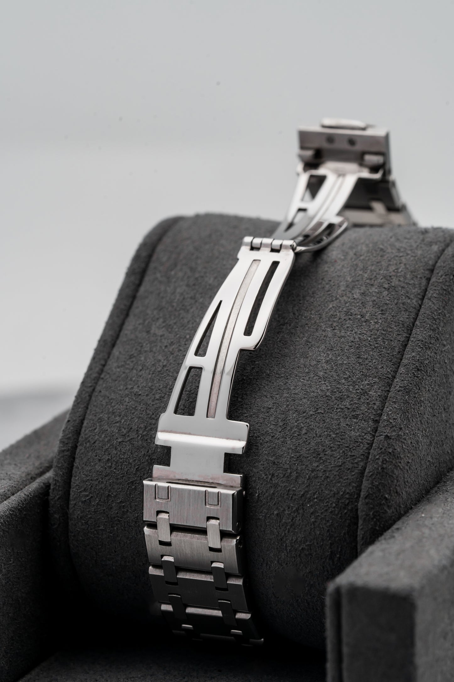 Audemars Piguet Royal Oak 25594ST Day-Date Moonphase Calendar