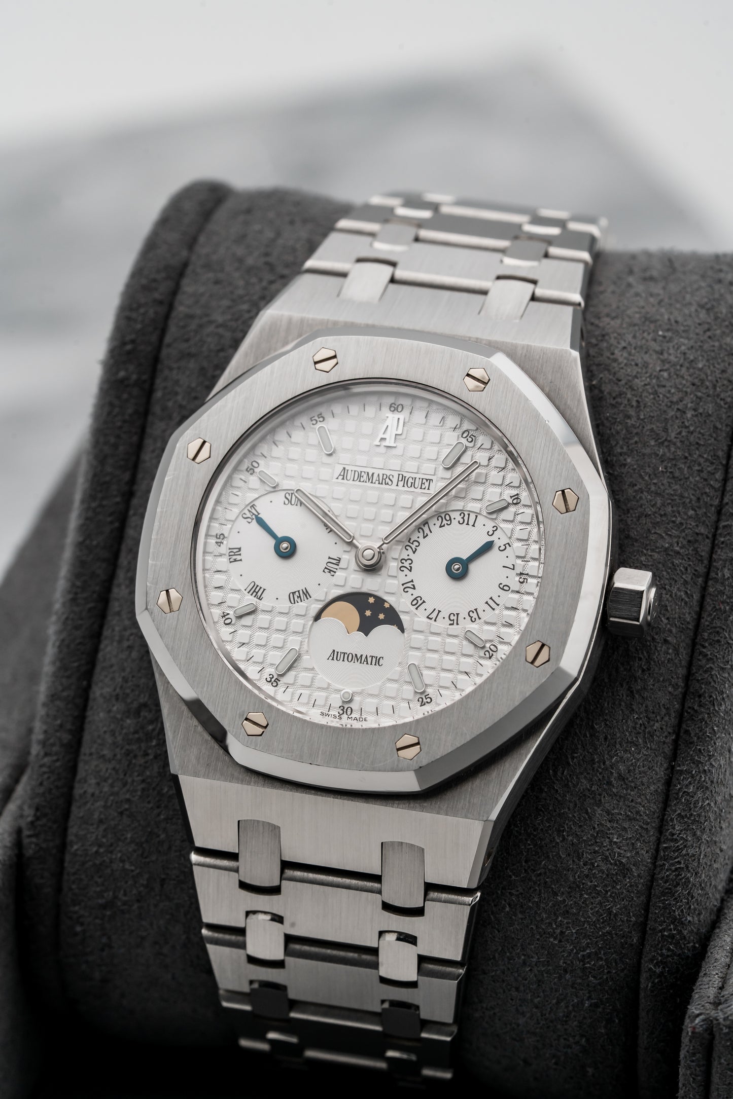Audemars Piguet Royal Oak 25594ST Day-Date Moonphase Calendar