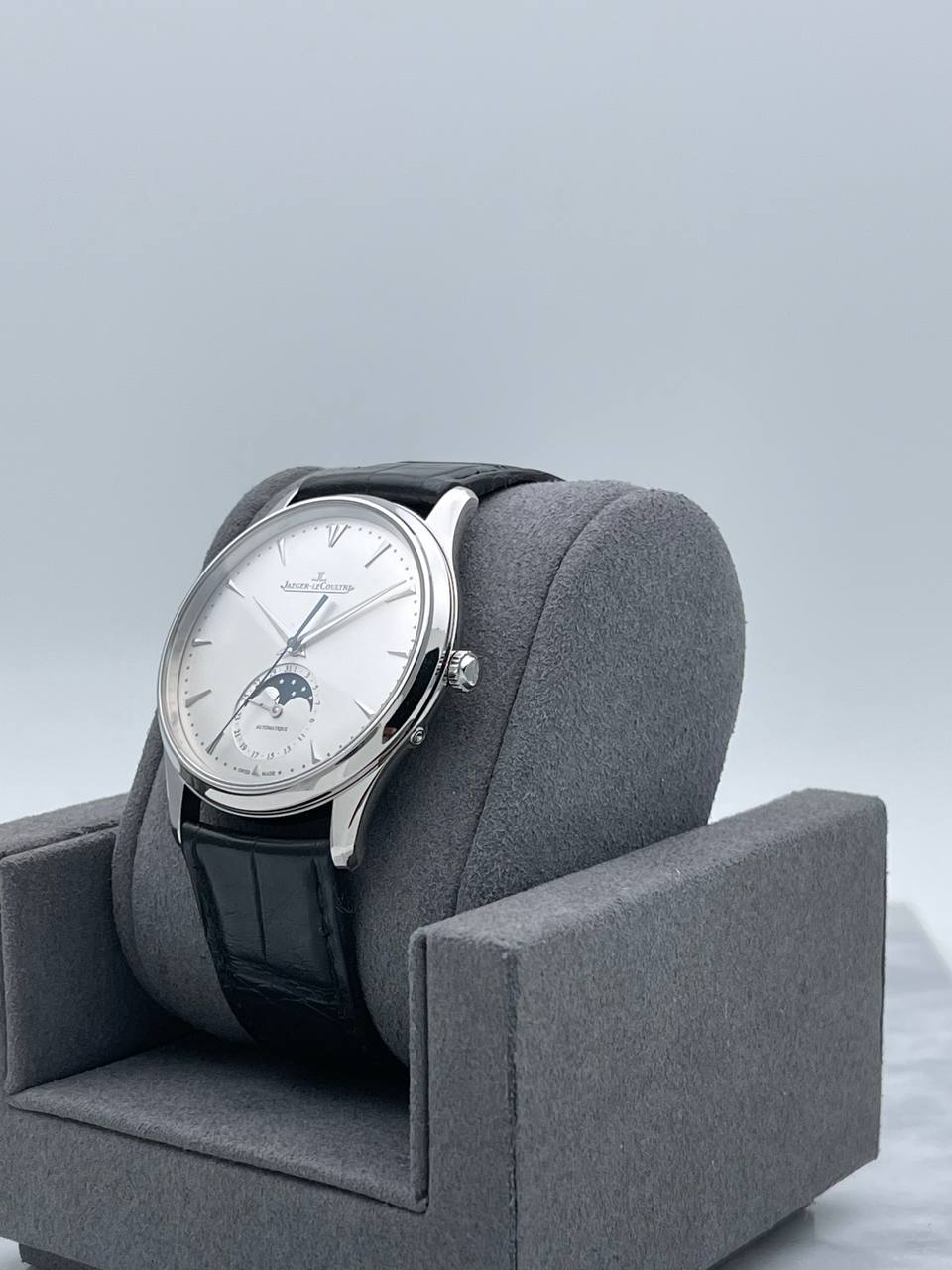 Jaeger-LeCoultre Master Ultra Thin Moon Q1368420
