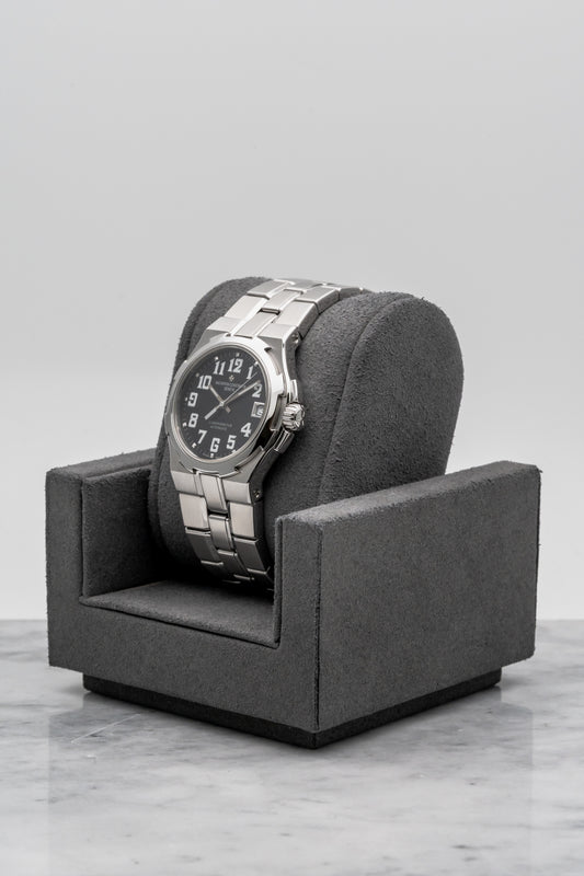 Vacheron Constantin Overseas 42052/423A-8894, Black “Military” Dial