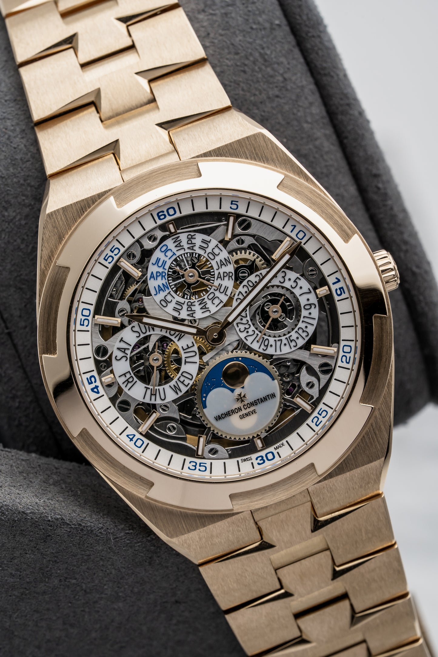 Vacheron Constantin Overseas Perpetual Calendar Ultra-Thin Skeleton 4300V/120R-B547