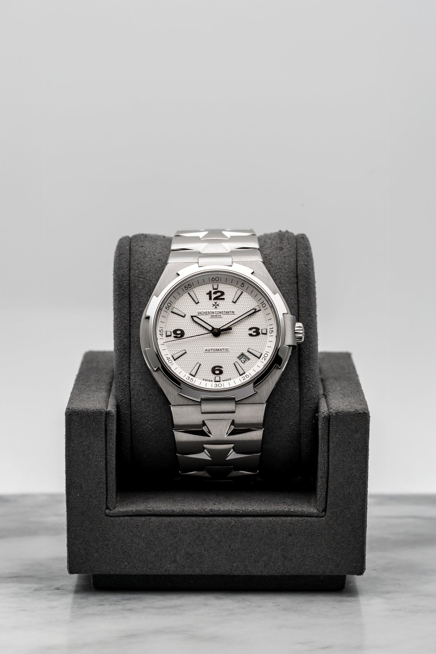 Vacheron Constantin Overseas 47040/B01A-9093 White Dial