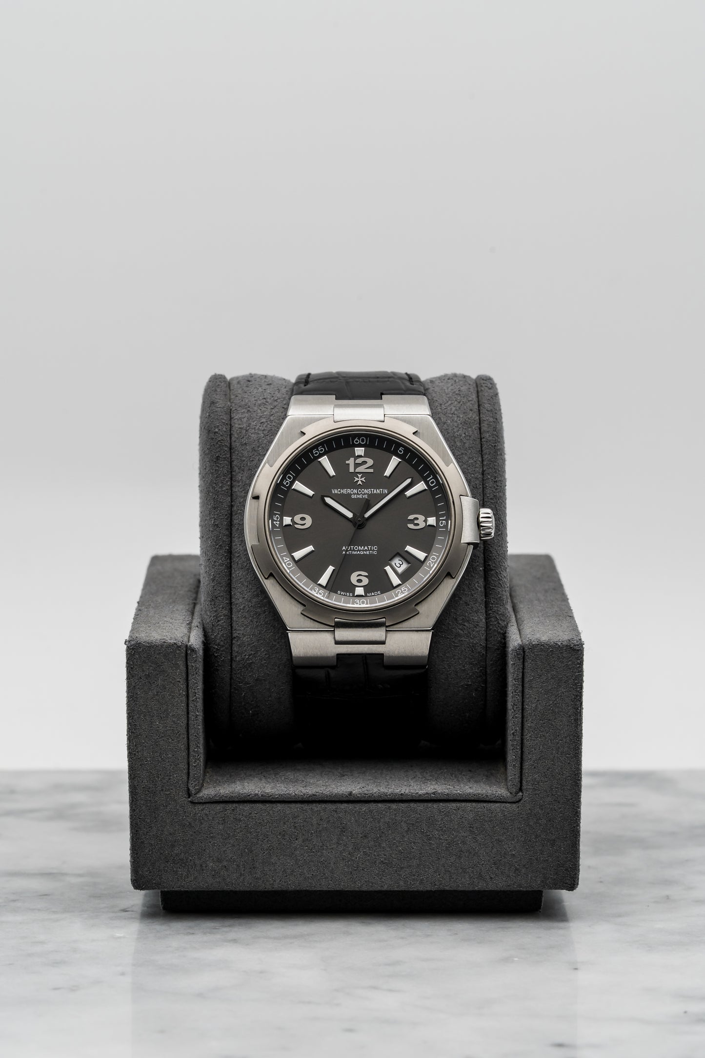 Vacheron Constantin Overseas 47040/000W-9500 – Titanium/Steel, Black Dial