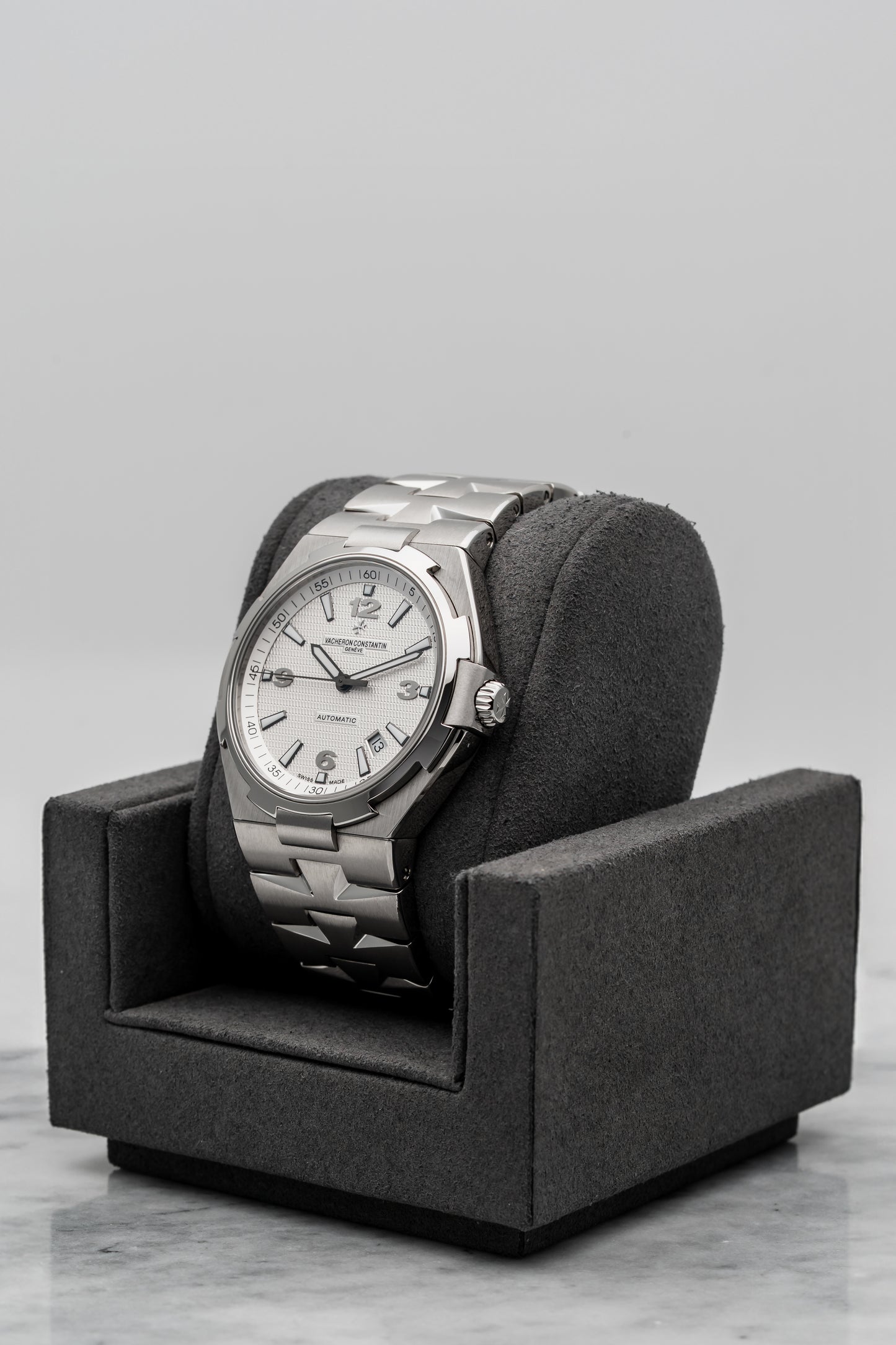 Vacheron Constantin Overseas 47040/B01A-9093 White Dial