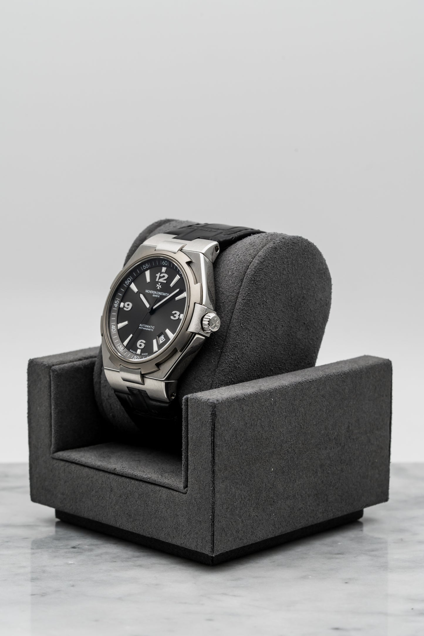 Vacheron Constantin Overseas 47040/000W-9500 – Titanium/Steel, Black Dial