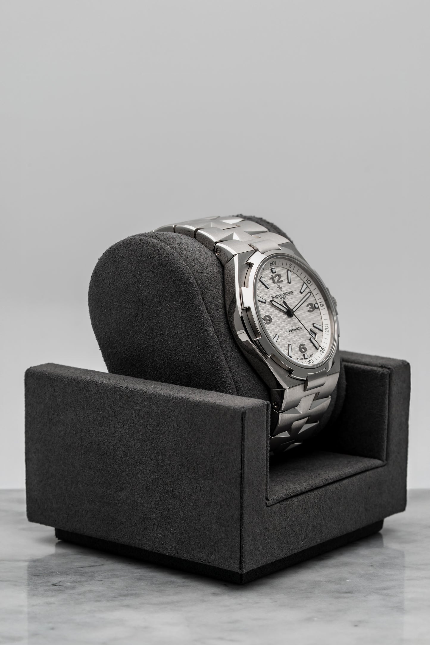 Vacheron Constantin Overseas 47040/B01A-9093 White Dial