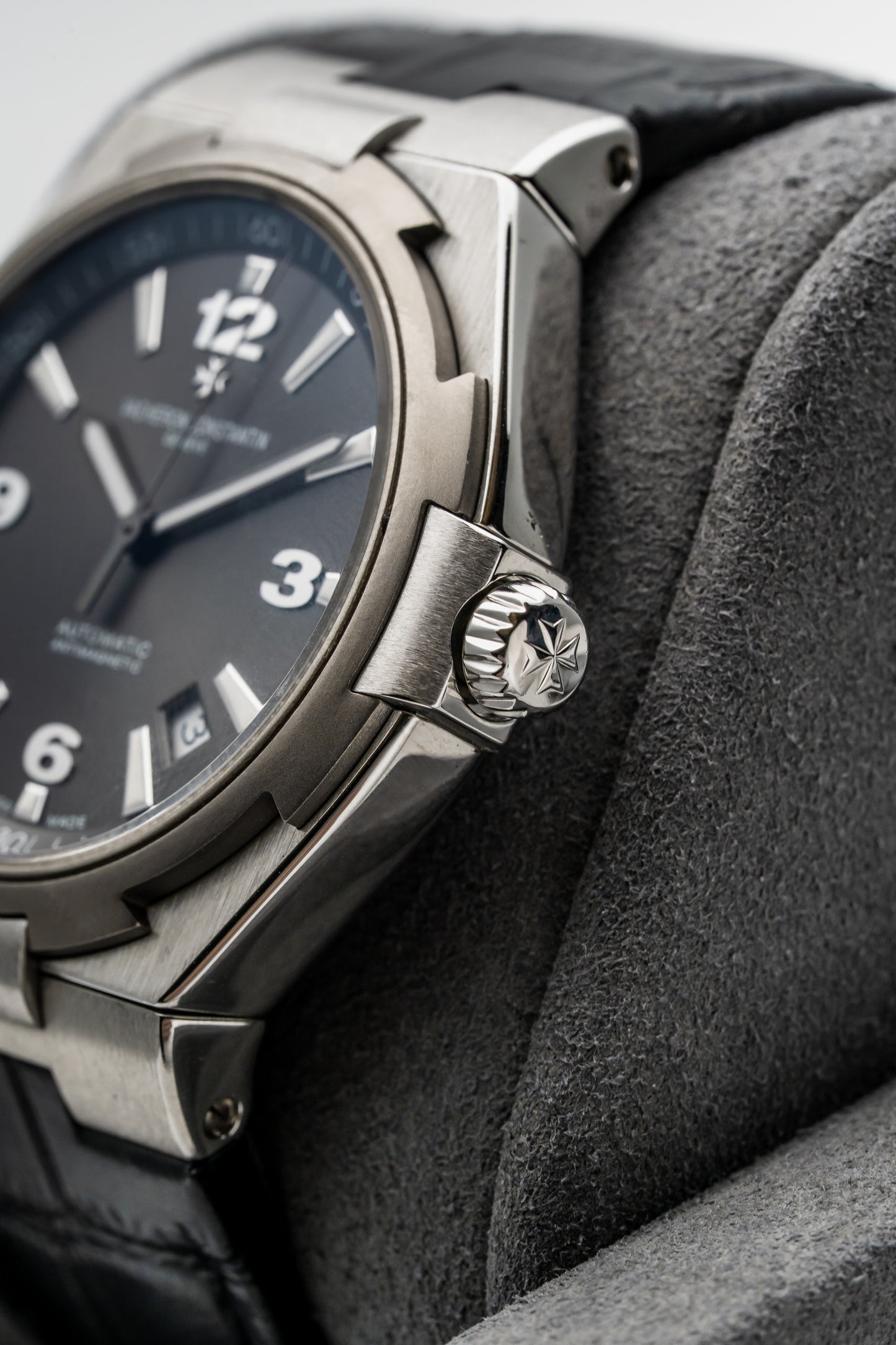 Vacheron Constantin Overseas 47040/000W-9500 – Titanium/Steel, Black Dial