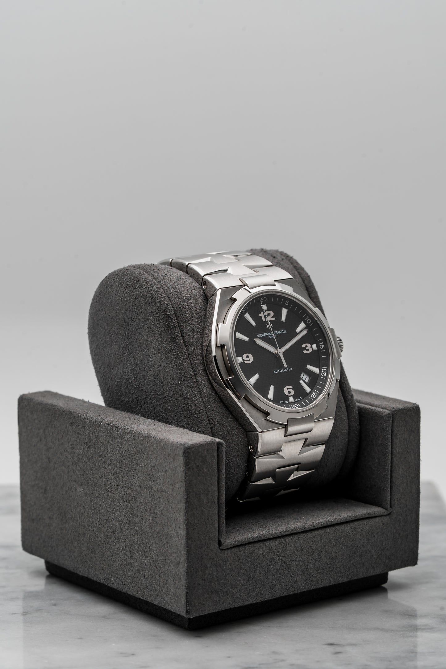 Vacheron Constantin Overseas 47040/B01A-9094 Black Dial