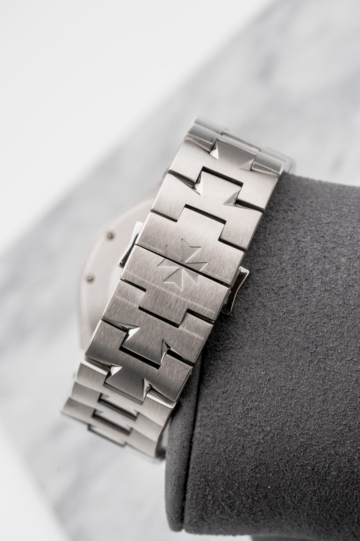 Vacheron Constantin Overseas 47040/B01A-9093 White Dial
