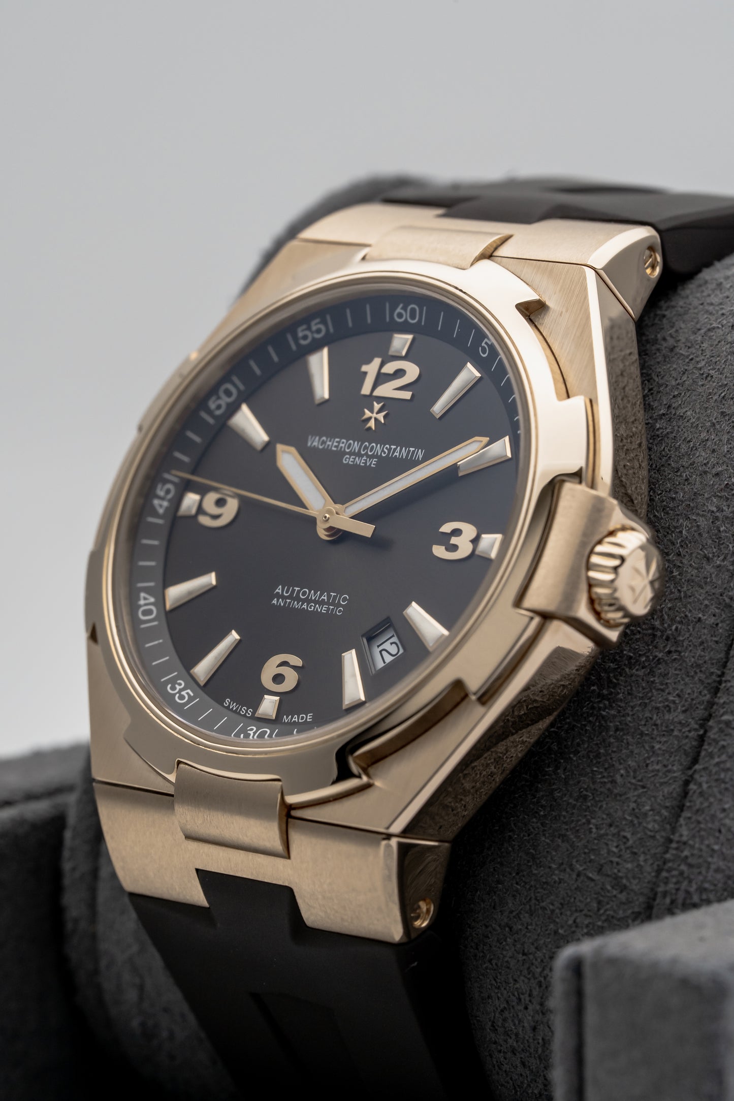 Vacheron Constantin Overseas 47040/000R Rose Gold, Black Dial