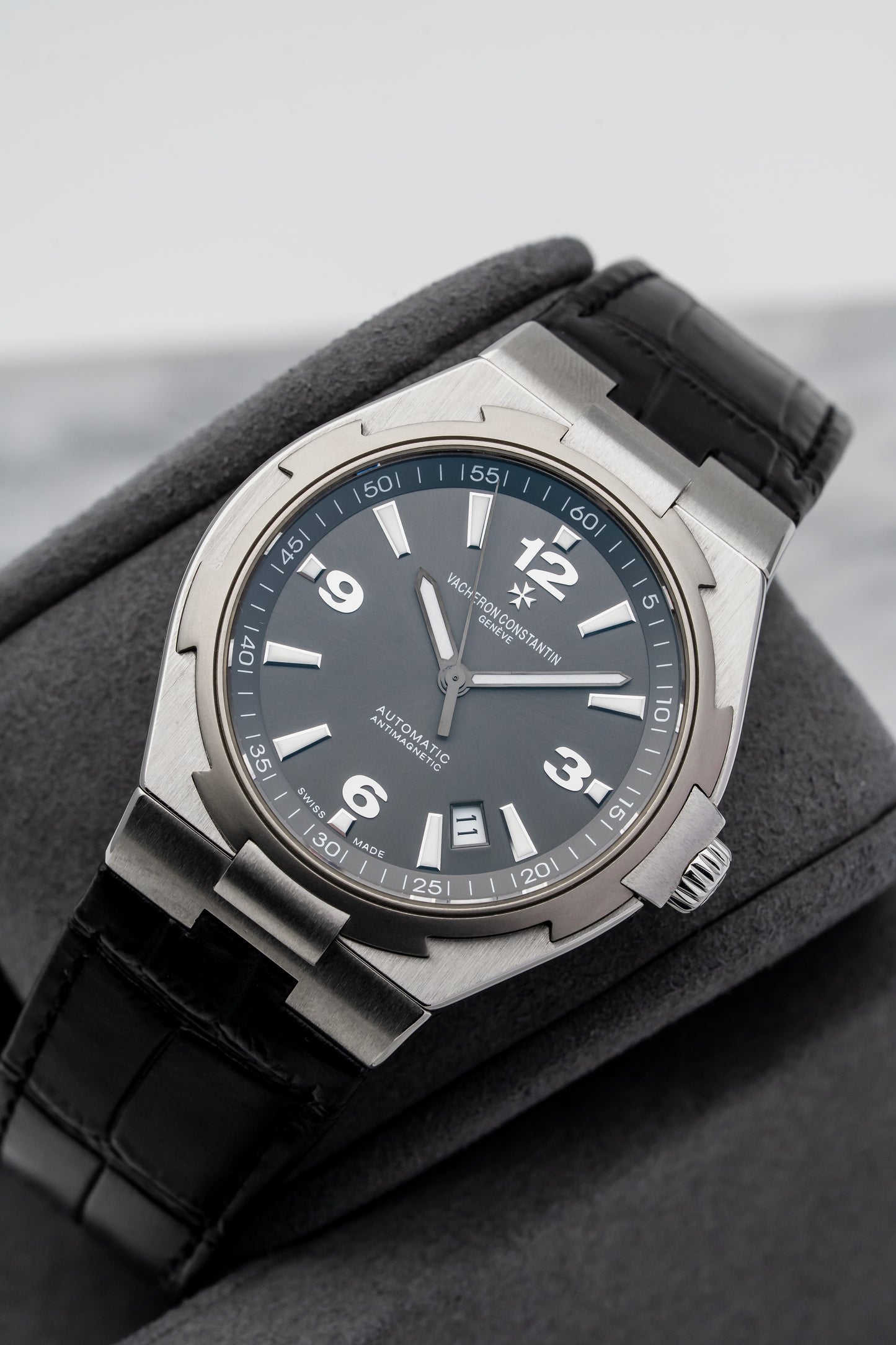 Vacheron Constantin Overseas Automatic 47040/000W-9500 Titanium/Steel, Black Dial