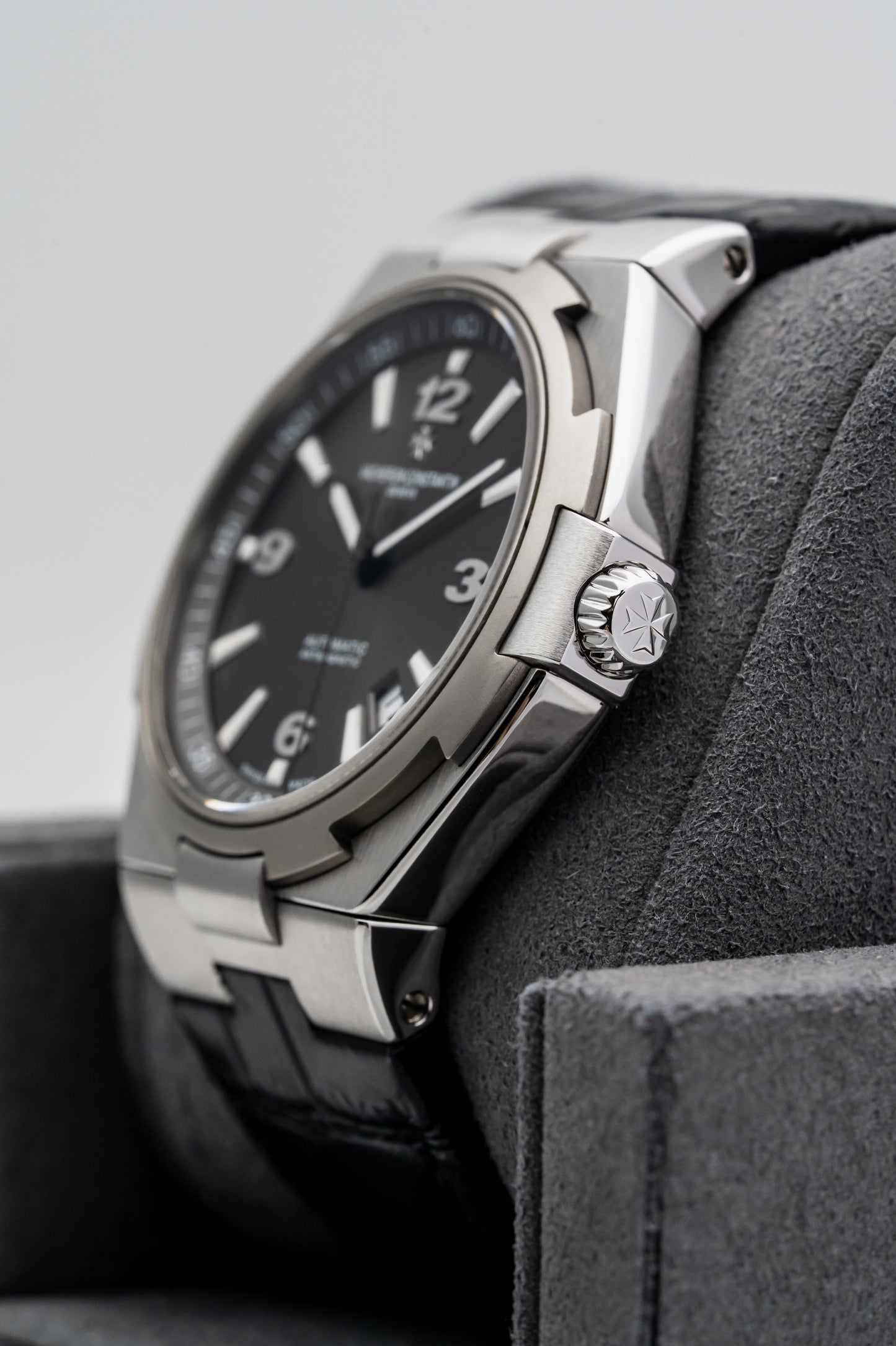 Vacheron Constantin Overseas Automatic 47040/000W-9500 Titanium/Steel, Black Dial