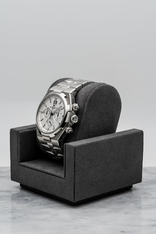 Vacheron Constantin Overseas Chronograph 49150/B01A-9095 – Stainless Steel, Silver Guilloché Dial