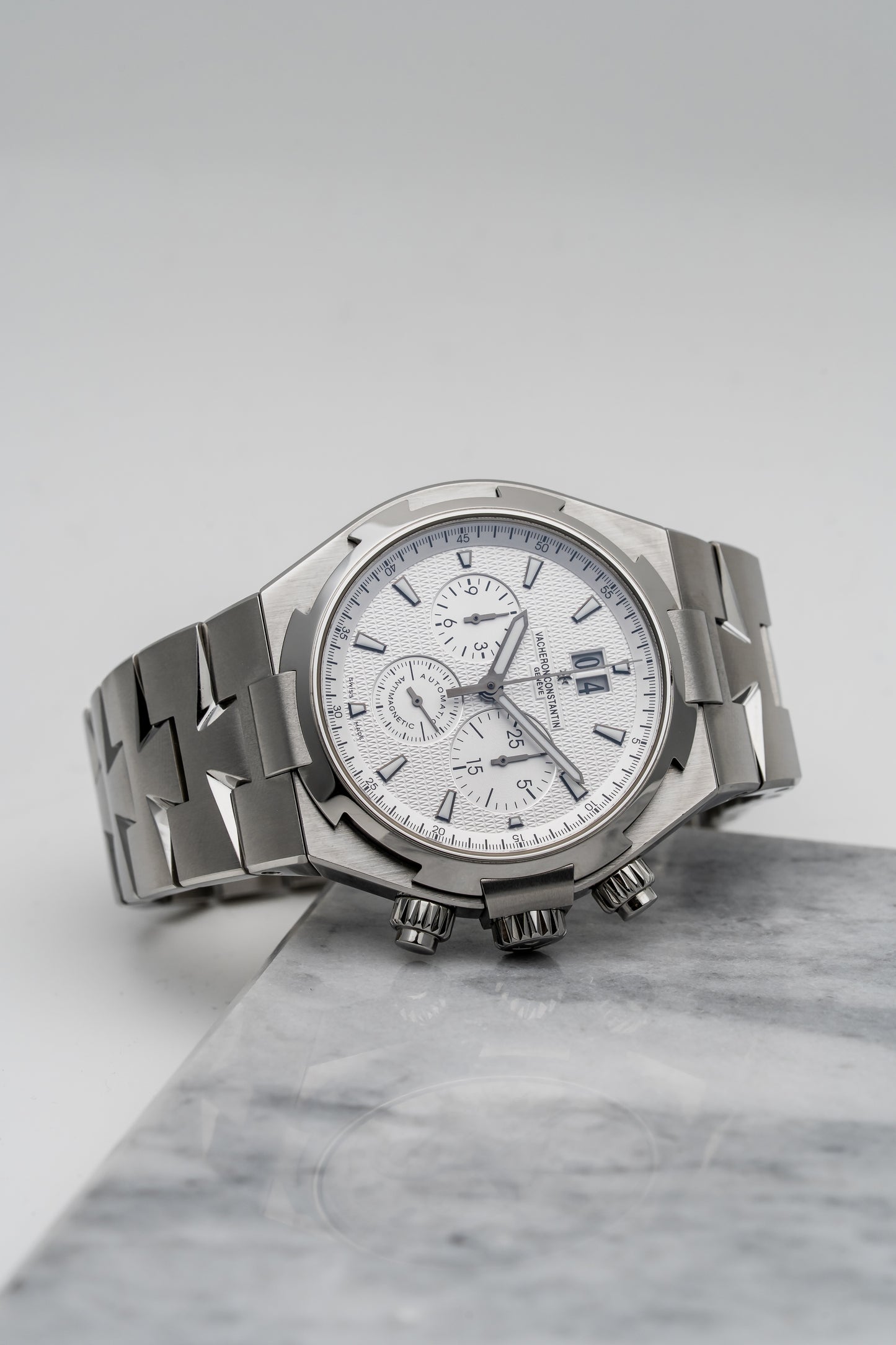 Vacheron Constantin Overseas Chronograph 49150/B01A