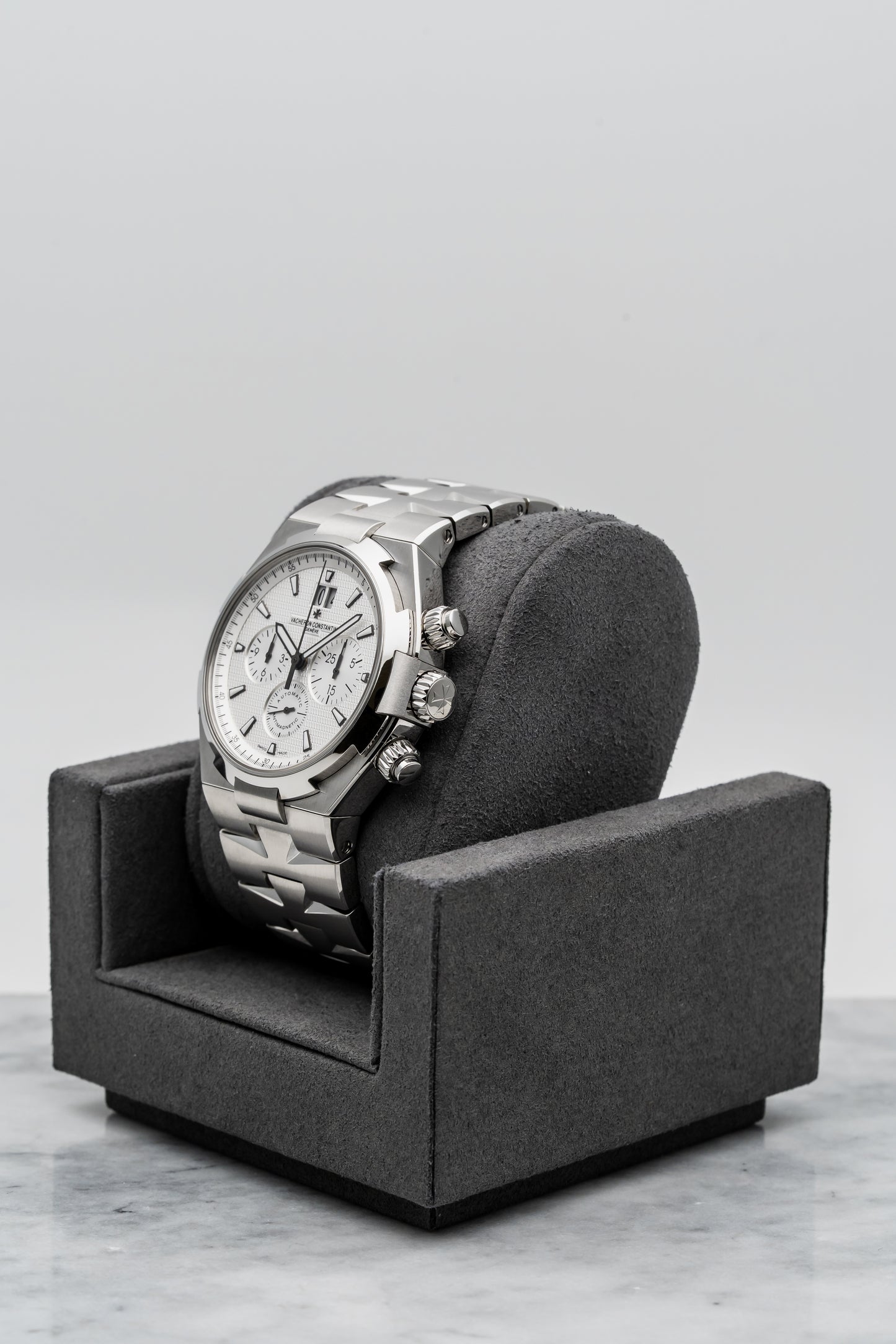Vacheron Constantin Overseas Chronograph 49150/B01A