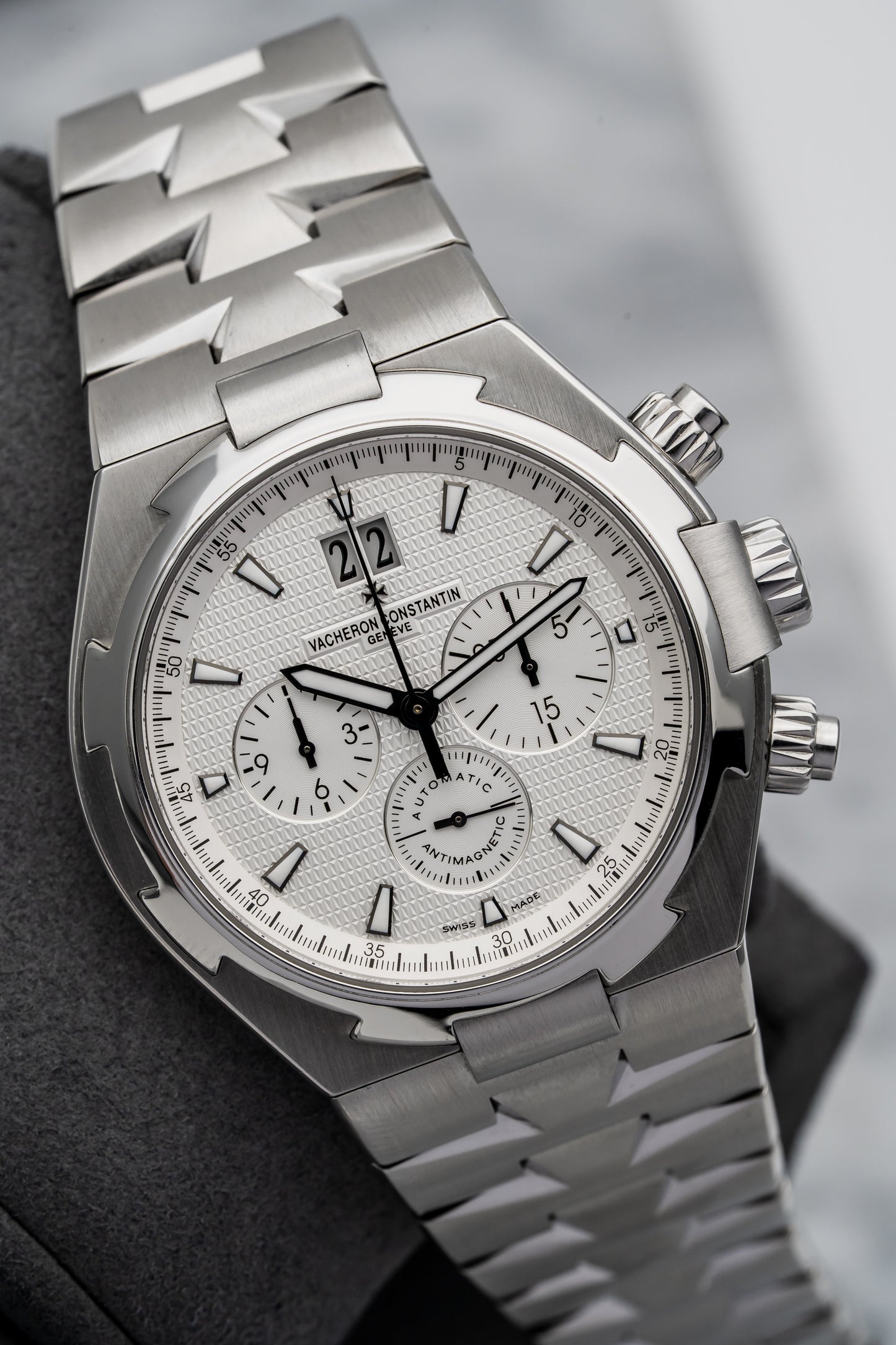 Vacheron Constantin Overseas Chronograph 49150/B01A-9095 White Dial