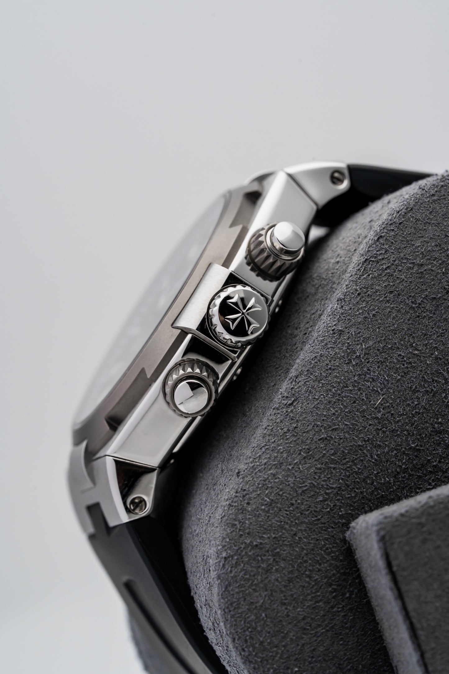 Vacheron Constantin Overseas Chronograph 49150/000W-9501 “Deep Stream” Titanium/Steel Grey Dial