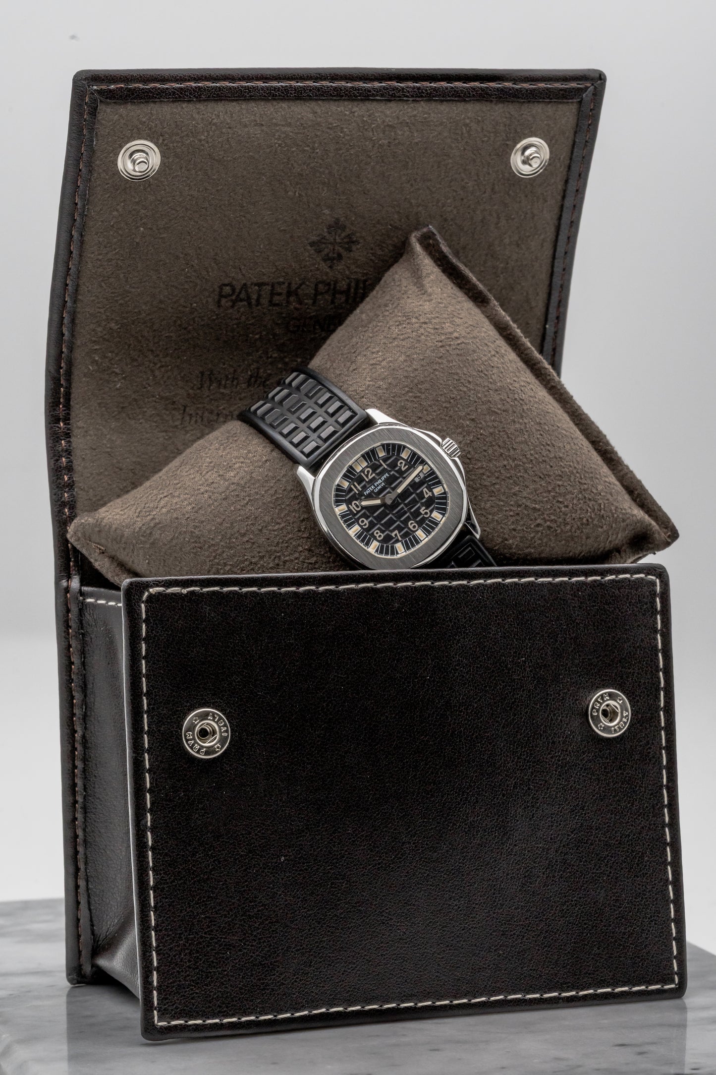 Patek Philippe Aquanaut Ladies 4960A, Black Dial