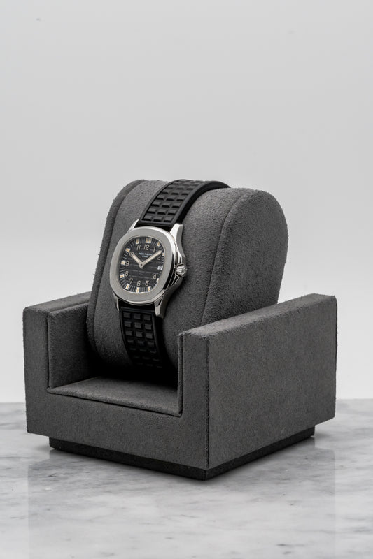 Patek Philippe Aquanaut Ladies 4960A, Black Dial