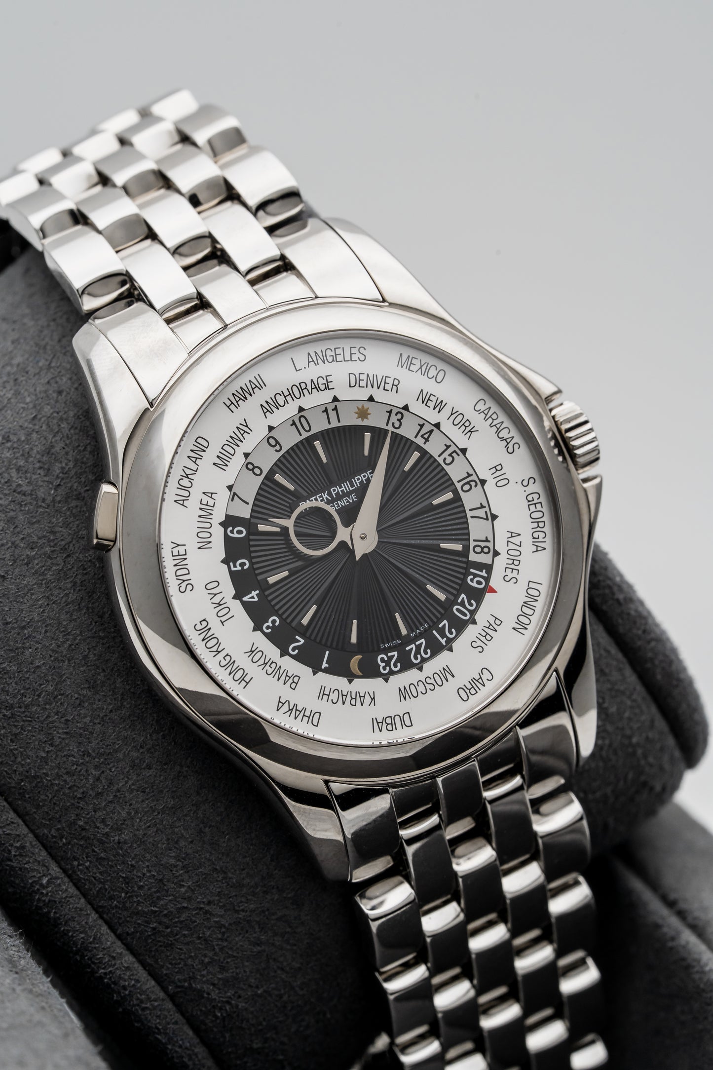 Patek Philippe World Time 5130/1G White Gold, Black Guilloché Dial