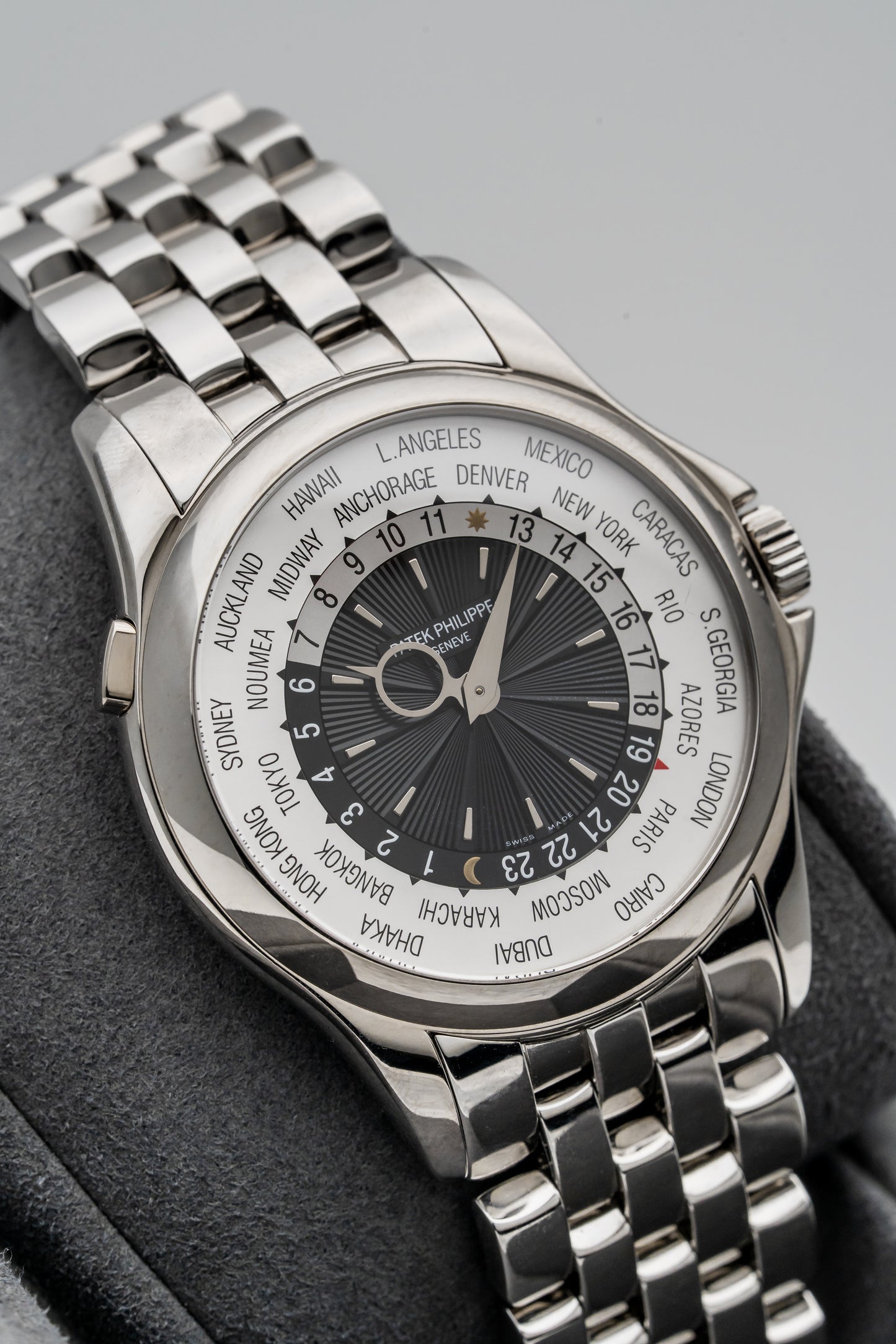 Patek Philippe World Time 5130/1G White Gold, Black Guilloché Dial