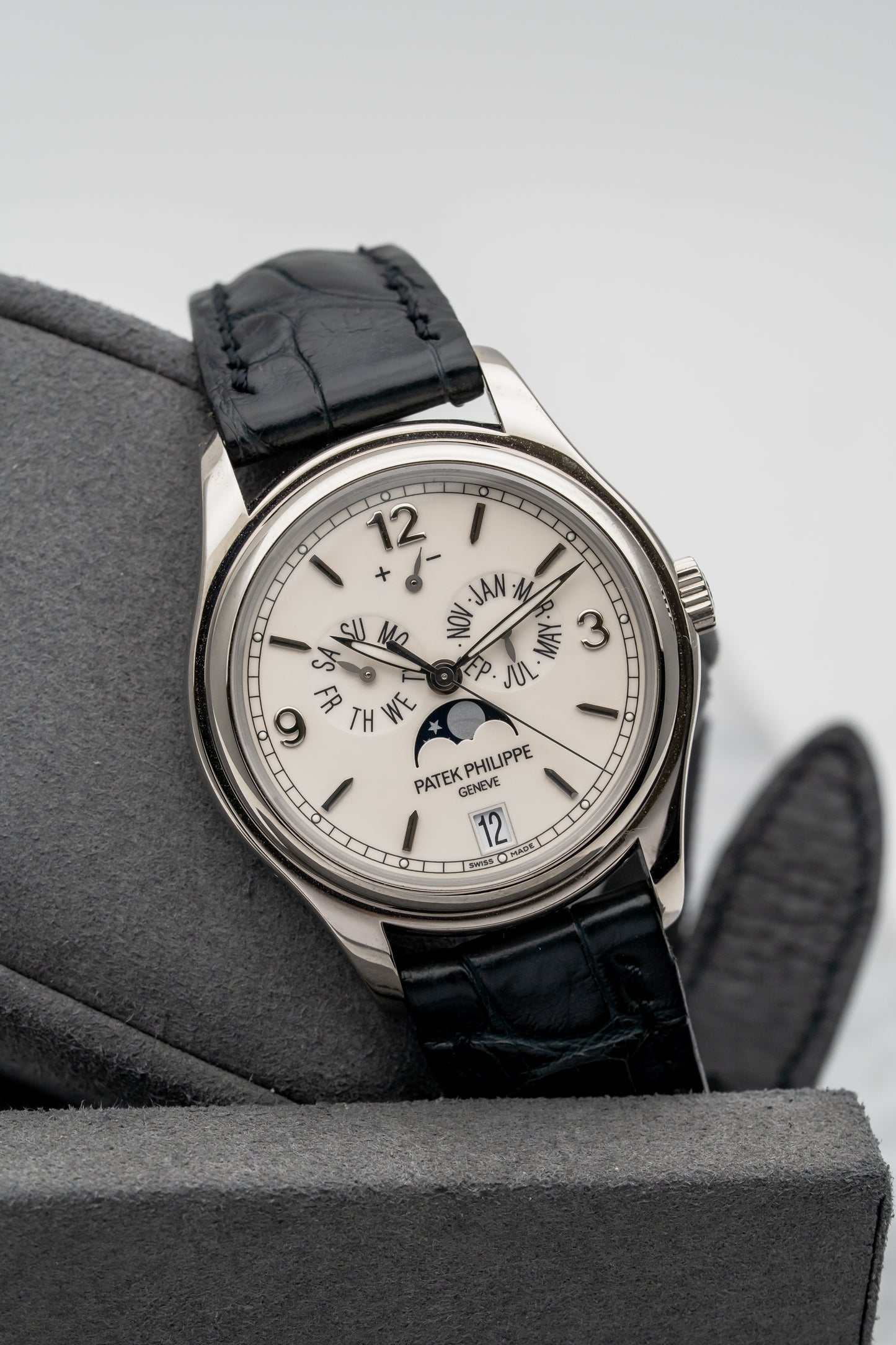 Patek Philippe Annual Calendar Moonphase 5146G-001 White Gold, Cream Dial