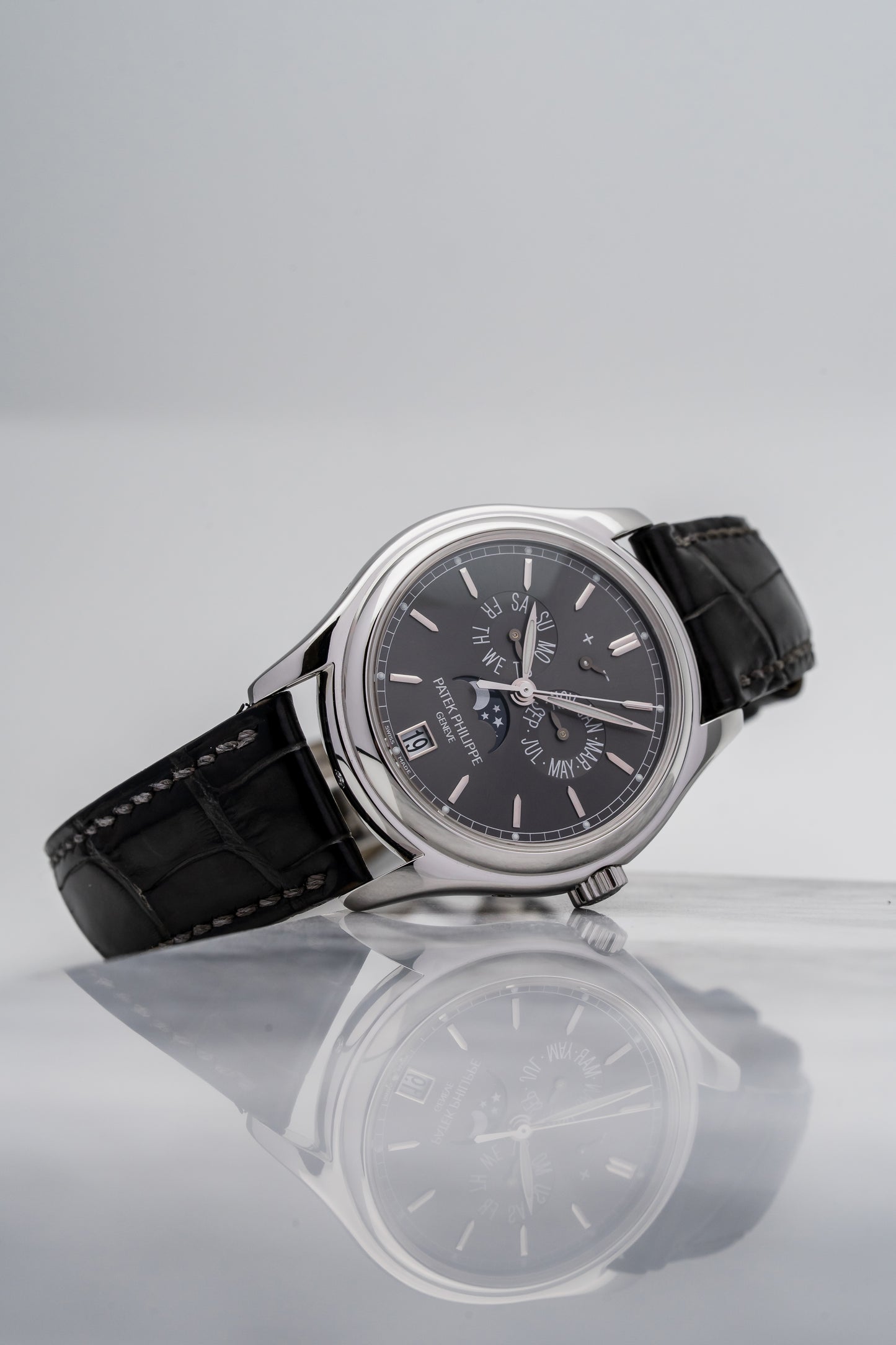 Patek Philippe Annual Calendar 5146P Platinum, Grey Dial
