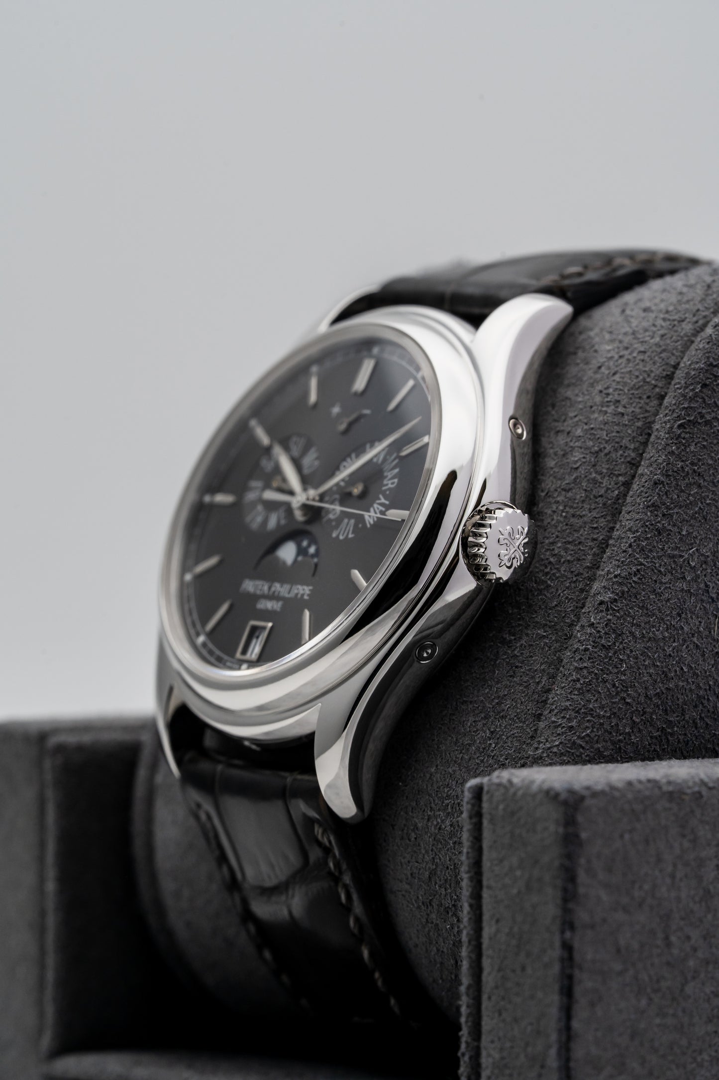 Patek Philippe Annual Calendar 5146P Platinum, Grey Dial