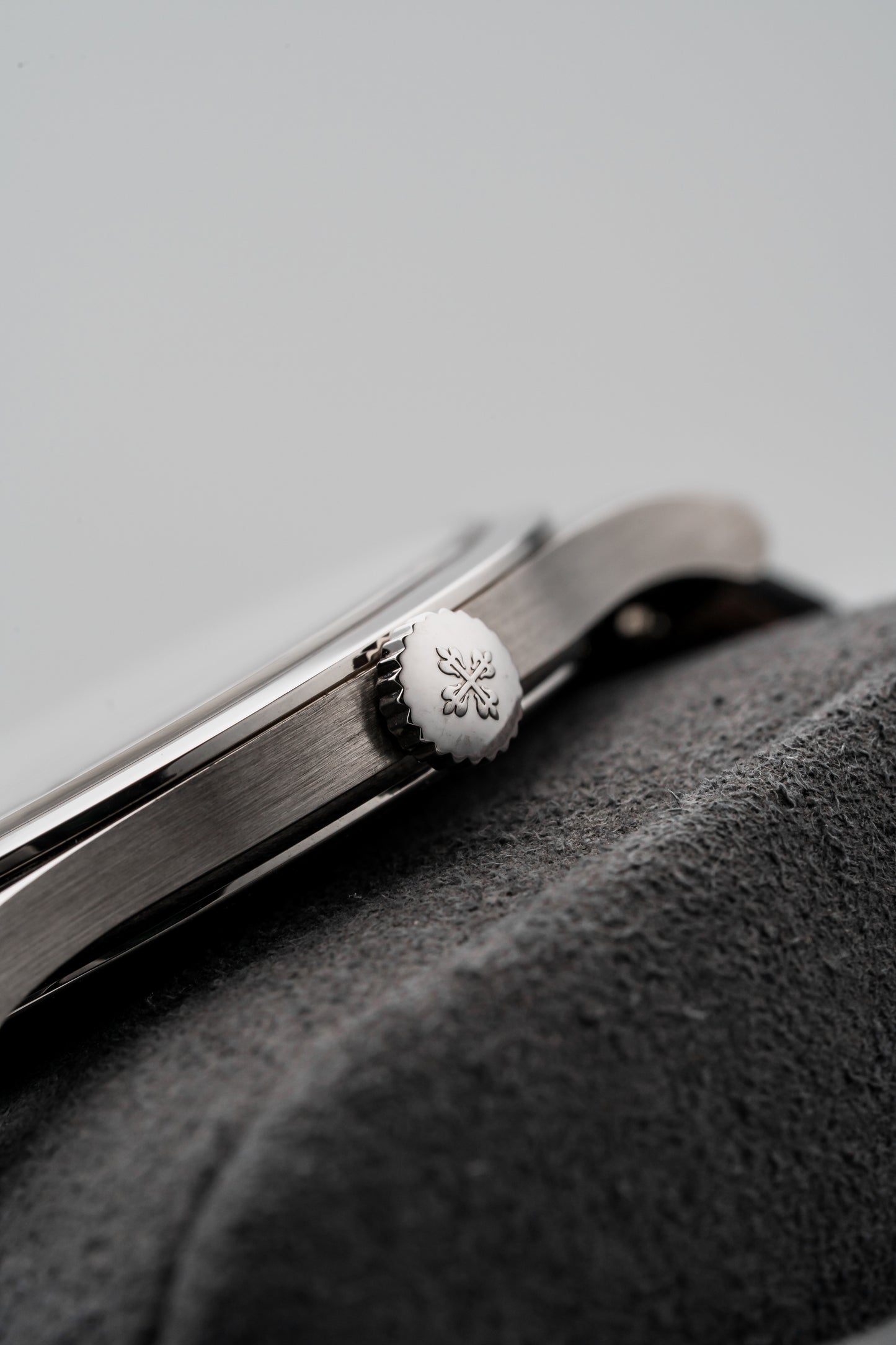 Patek Philippe Calatrava 5196G White Gold Classic Elegance