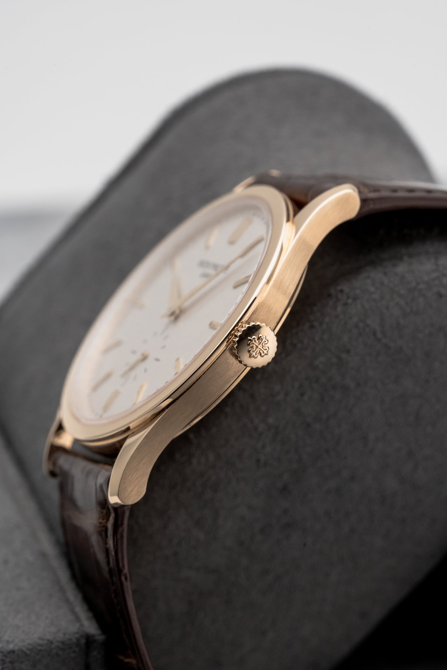 Patek Philippe Calatrava 5196J-001 Yellow Gold, Silver Dial