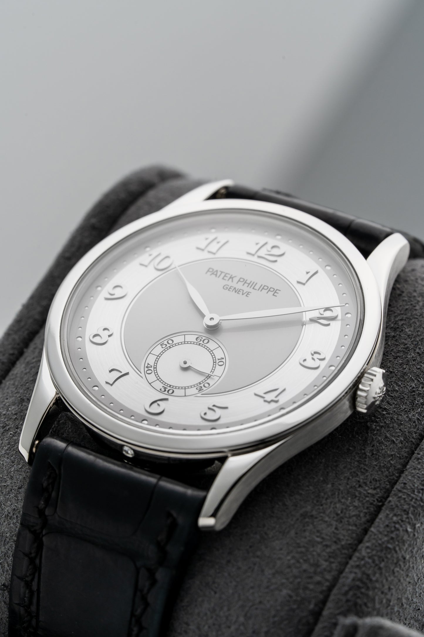 Patek Philippe Calatrava 5196P Platinum