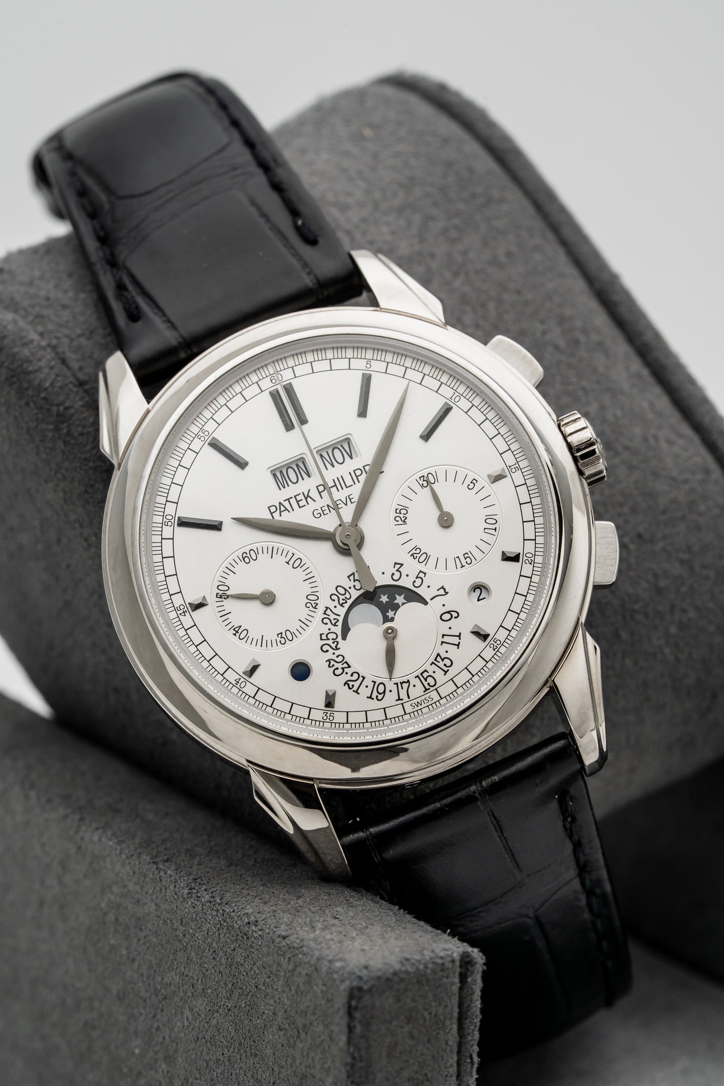 Patek Philippe 5270G‑001 Perpetual Calendar Chronograph White Gold