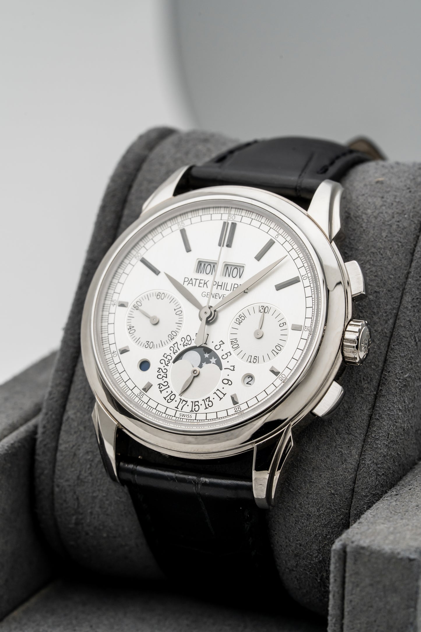 Patek Philippe 5270G‑001 Perpetual Calendar Chronograph White Gold