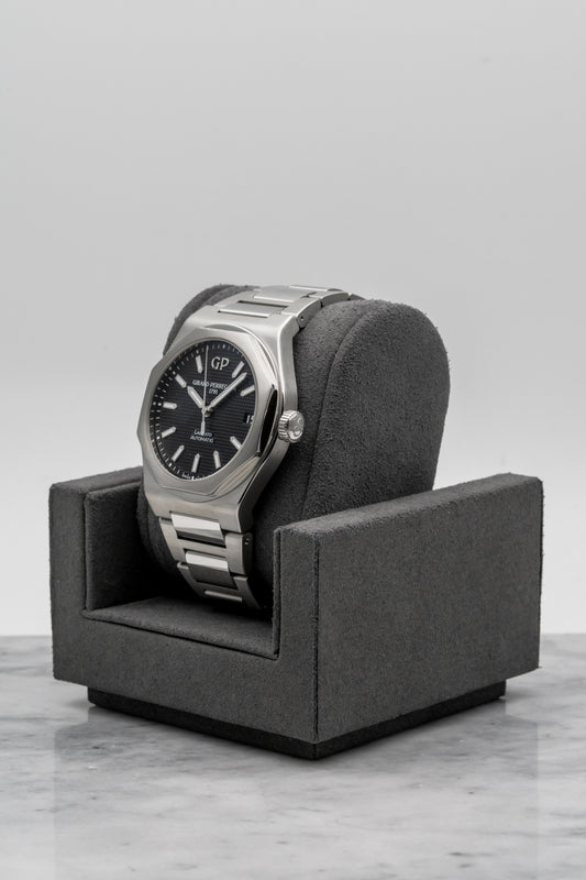 Girard-Perregaux Laureato 81010-11-634-11A, Black Dial
