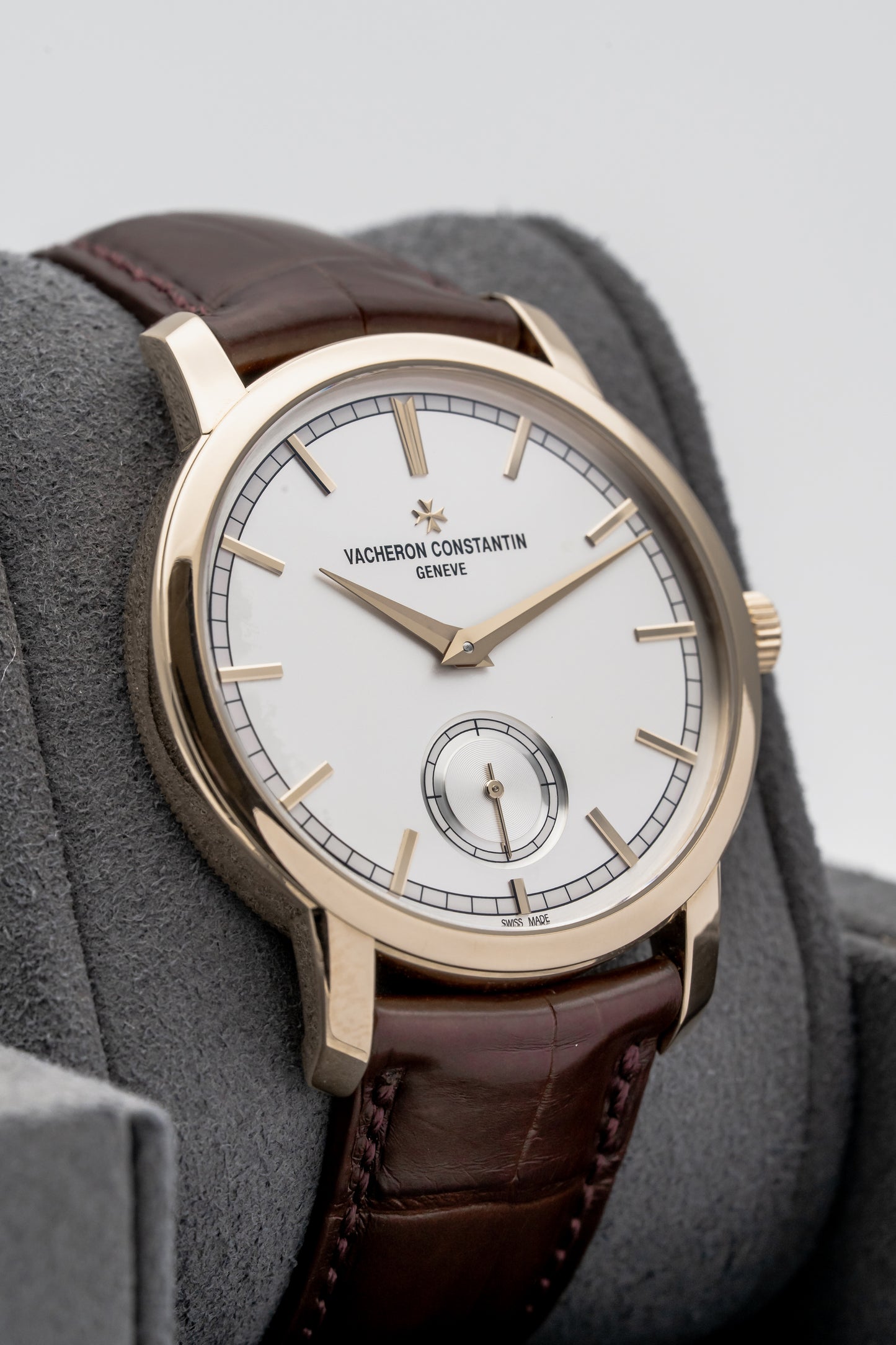 Vacheron Constantin Traditionnelle 82172/000R-9382 Silver-Toned Opaline Dial