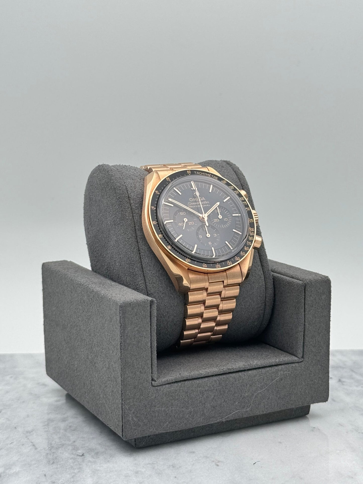 Omega Speedmaster 31060425001001