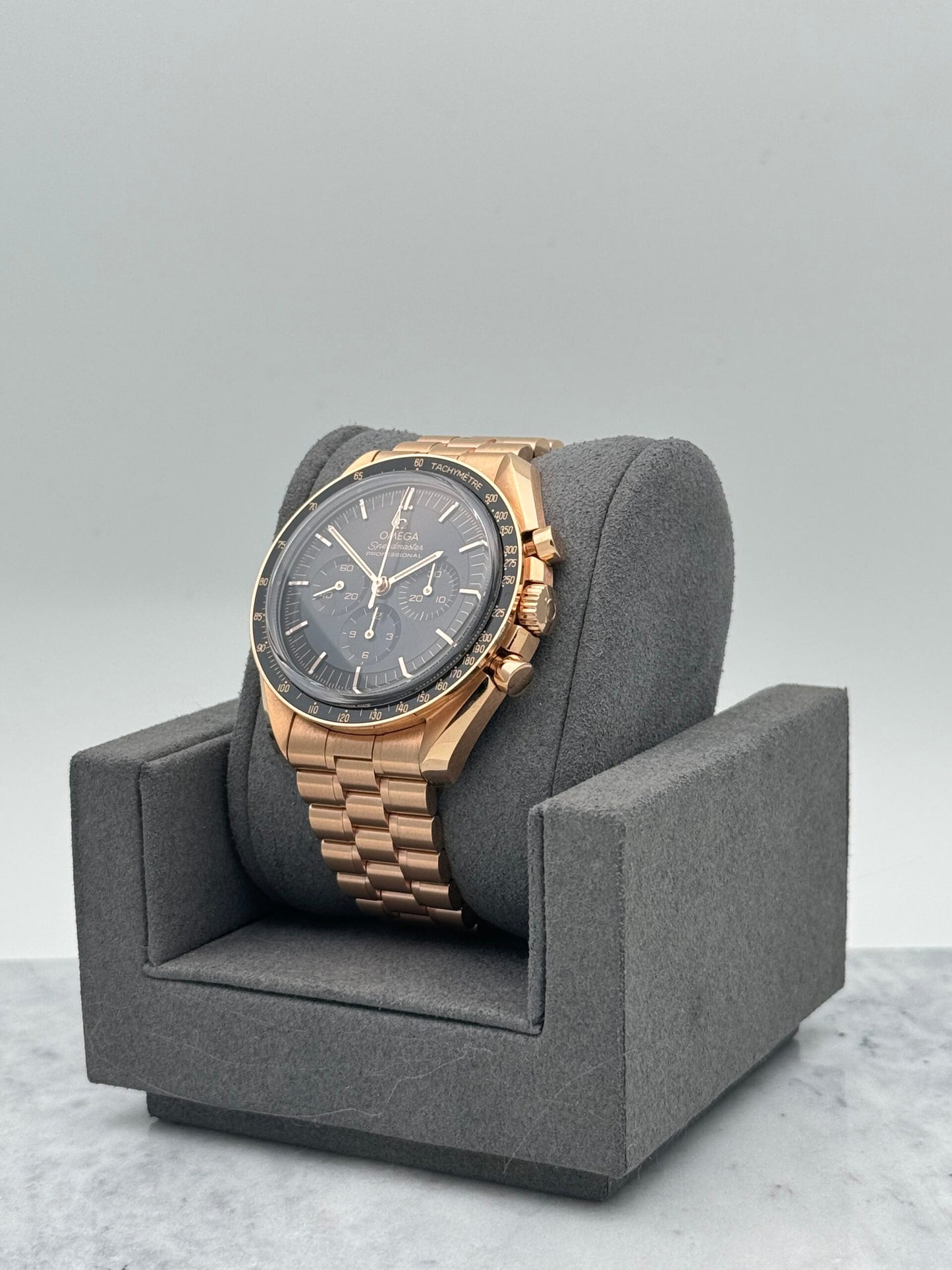 Omega Speedmaster 31060425001001