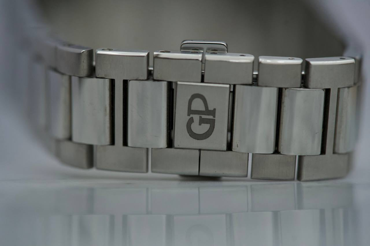Girard Perregaux Laureato Chronograph 81020-11-431-11A