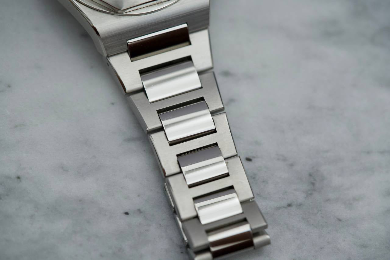 Girard Perregaux Laureato Chronograph 81020-11-431-11A