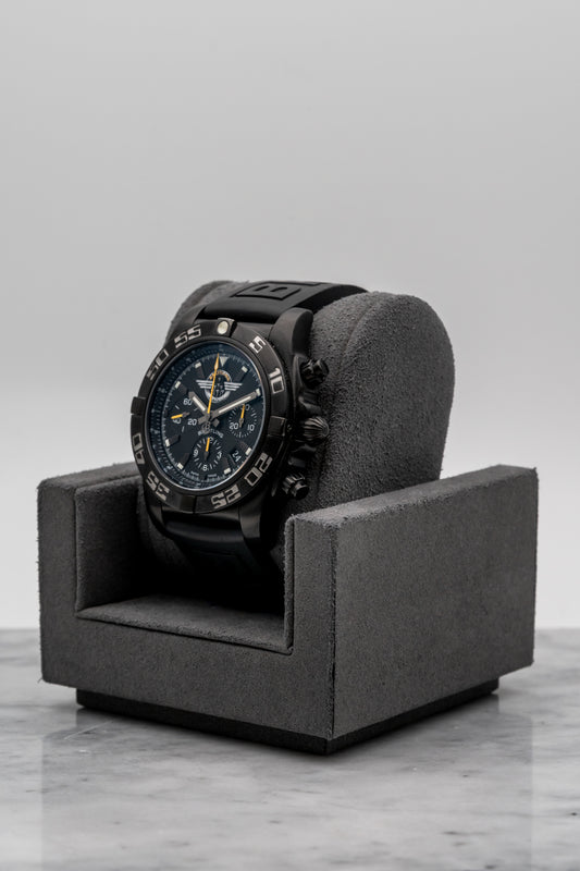 Breitling Chronomat 44 Blacksteel “Jet Team” MB01109L/BD48/153S