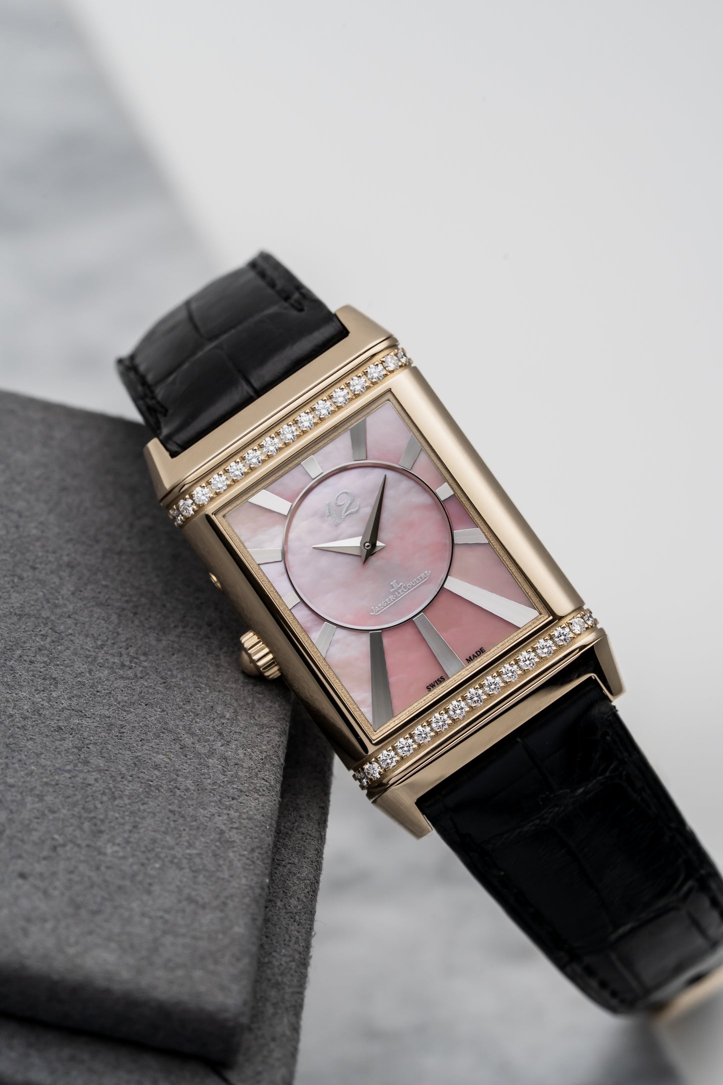Jaeger-LeCoultre Reverso Duetto Q3302421 – Rose Gold, Silver & Pink Mother-of-Pearl Dial